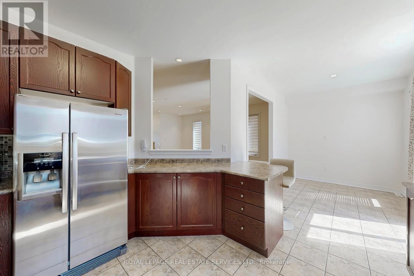 












24 ACCENT CIRCLE

,
Brampton,




Ontario
L7A0L2


