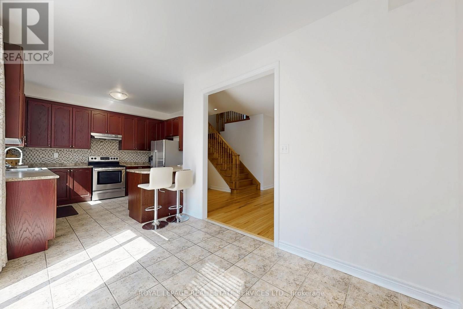 












24 ACCENT CIRCLE

,
Brampton,




Ontario
L7A0L2


