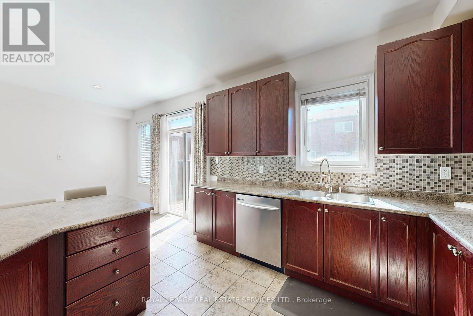 












24 ACCENT CIRCLE

,
Brampton,




Ontario
L7A0L2

