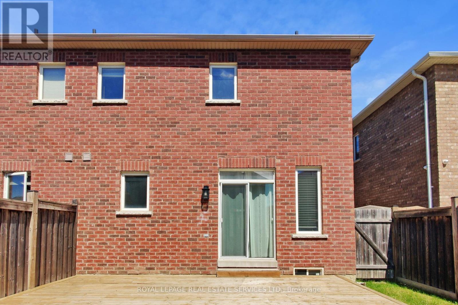 












24 ACCENT CIRCLE

,
Brampton,




Ontario
L7A0L2

