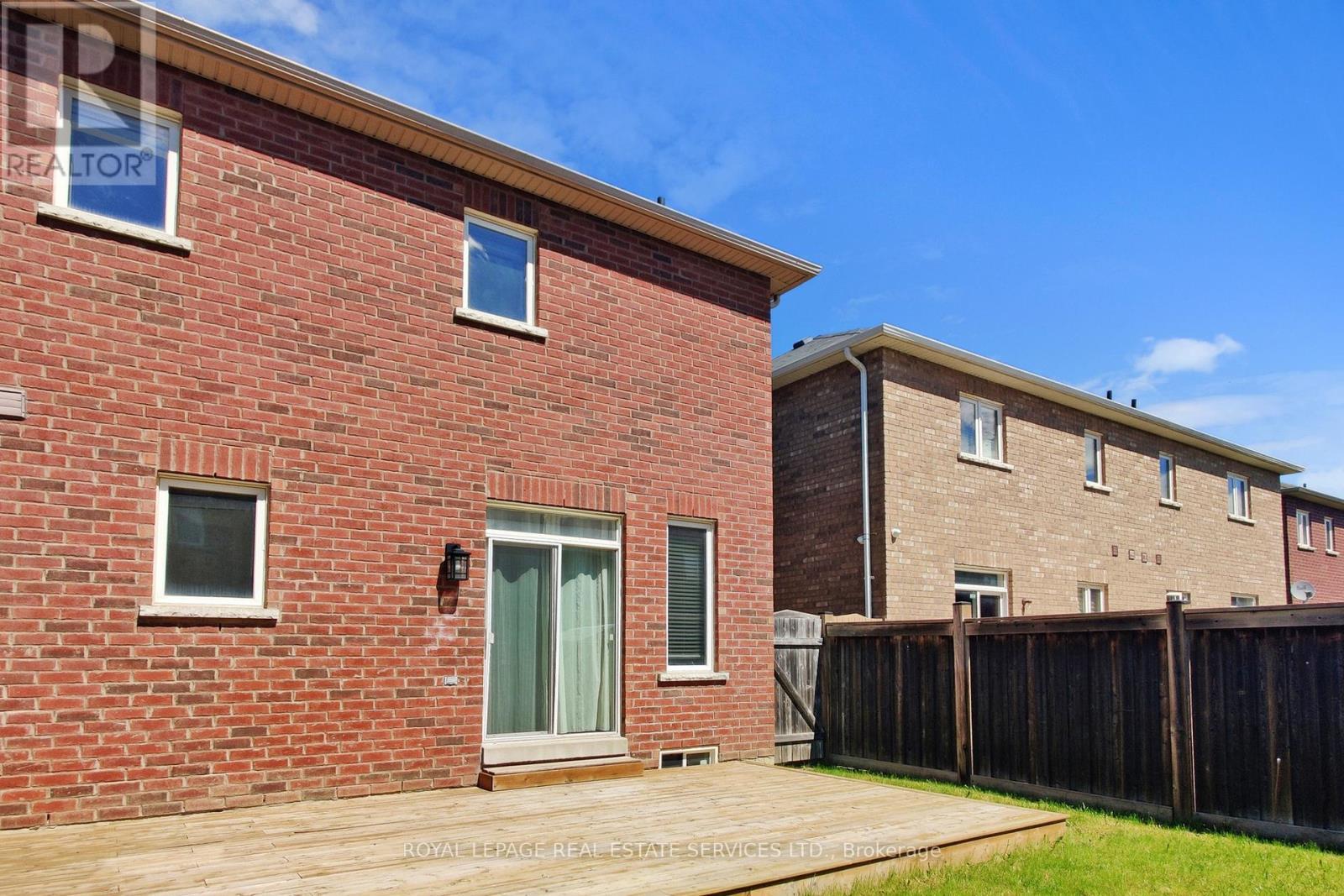 












24 ACCENT CIRCLE

,
Brampton,




Ontario
L7A0L2

