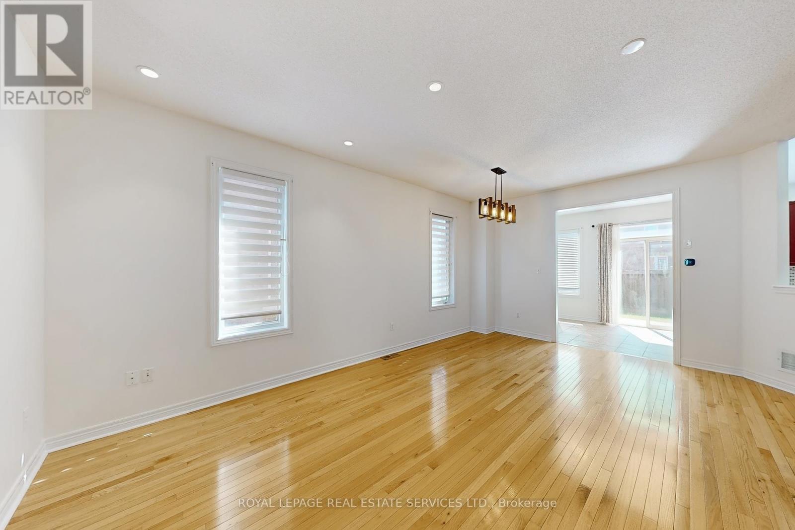 












24 ACCENT CIRCLE

,
Brampton,




Ontario
L7A0L2

