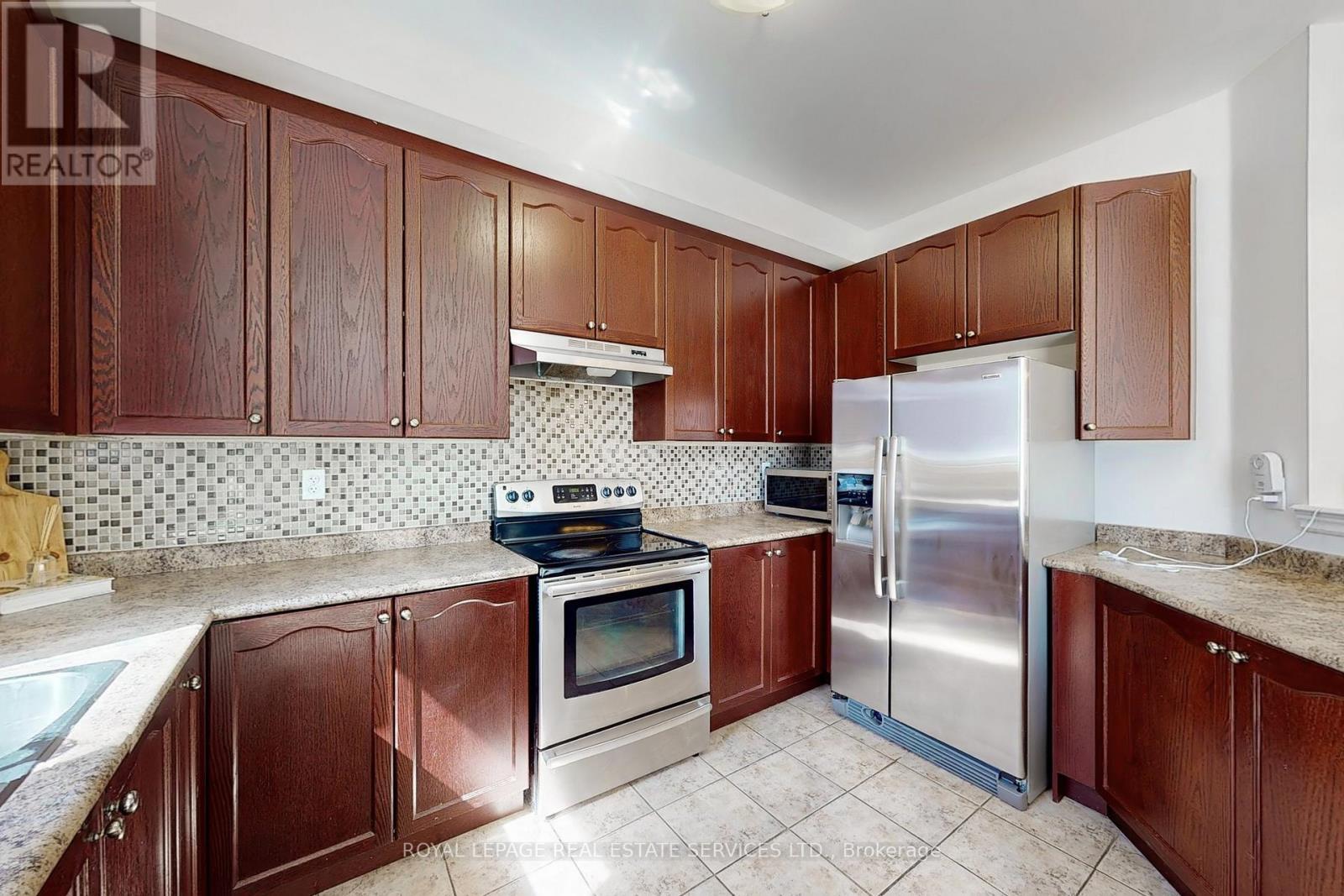 












24 ACCENT CIRCLE

,
Brampton,




Ontario
L7A0L2

