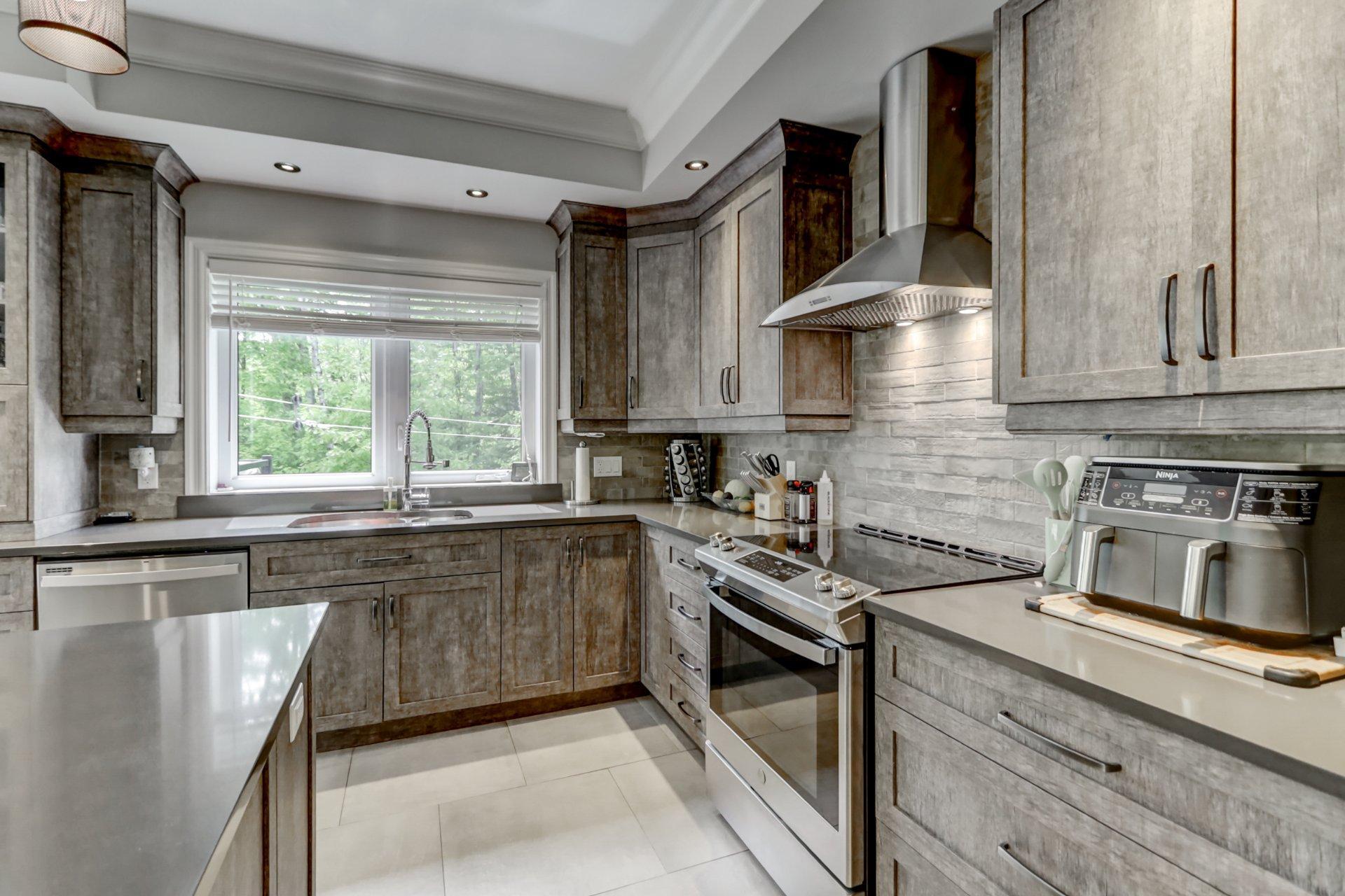 









136Z

 - 136AZ


Rue des Marguerites

,
Saint-Colomban,




QC
J5K1Z4


