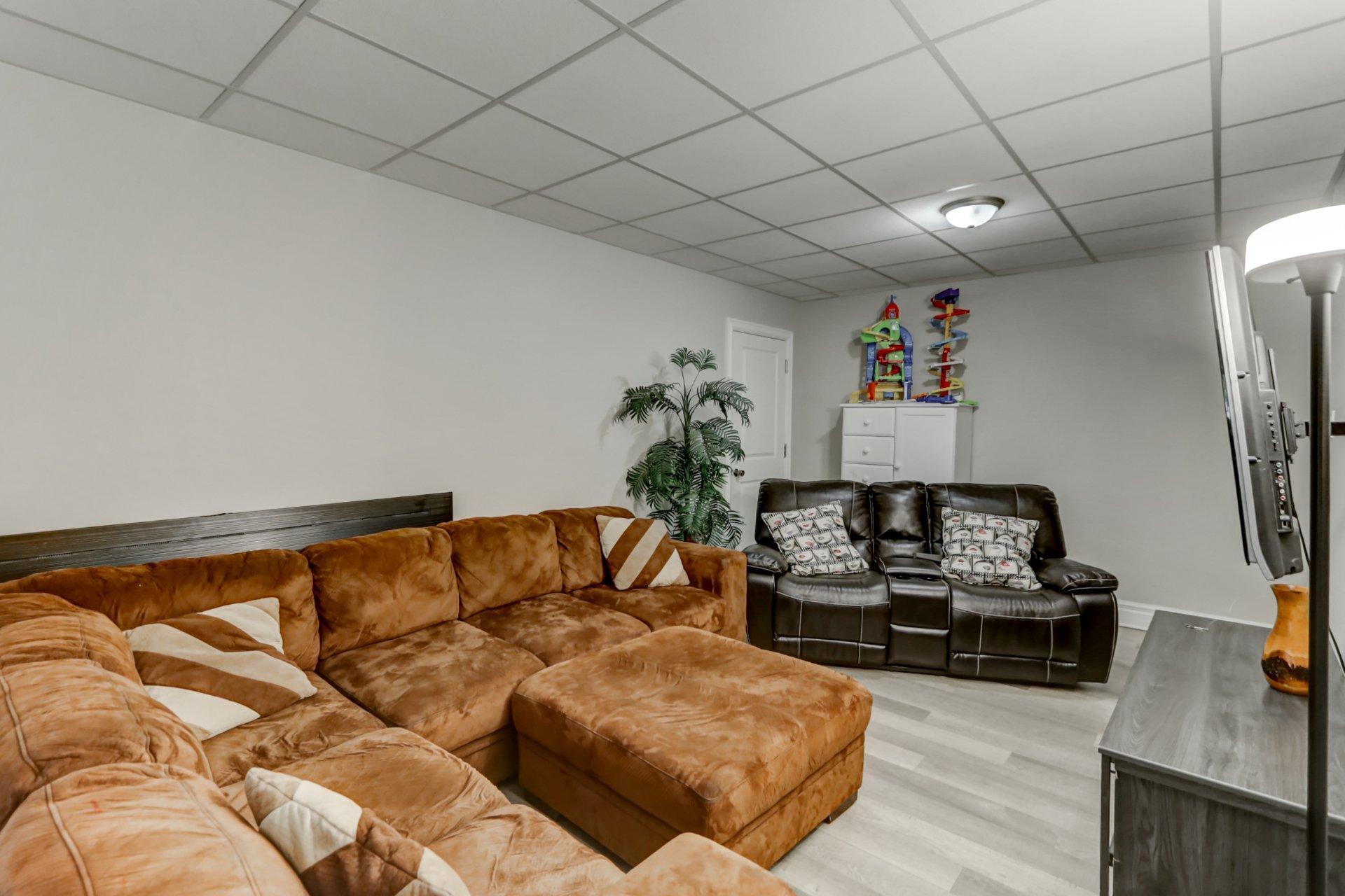 









136Z

 - 136AZ


Rue des Marguerites

,
Saint-Colomban,




QC
J5K1Z4

