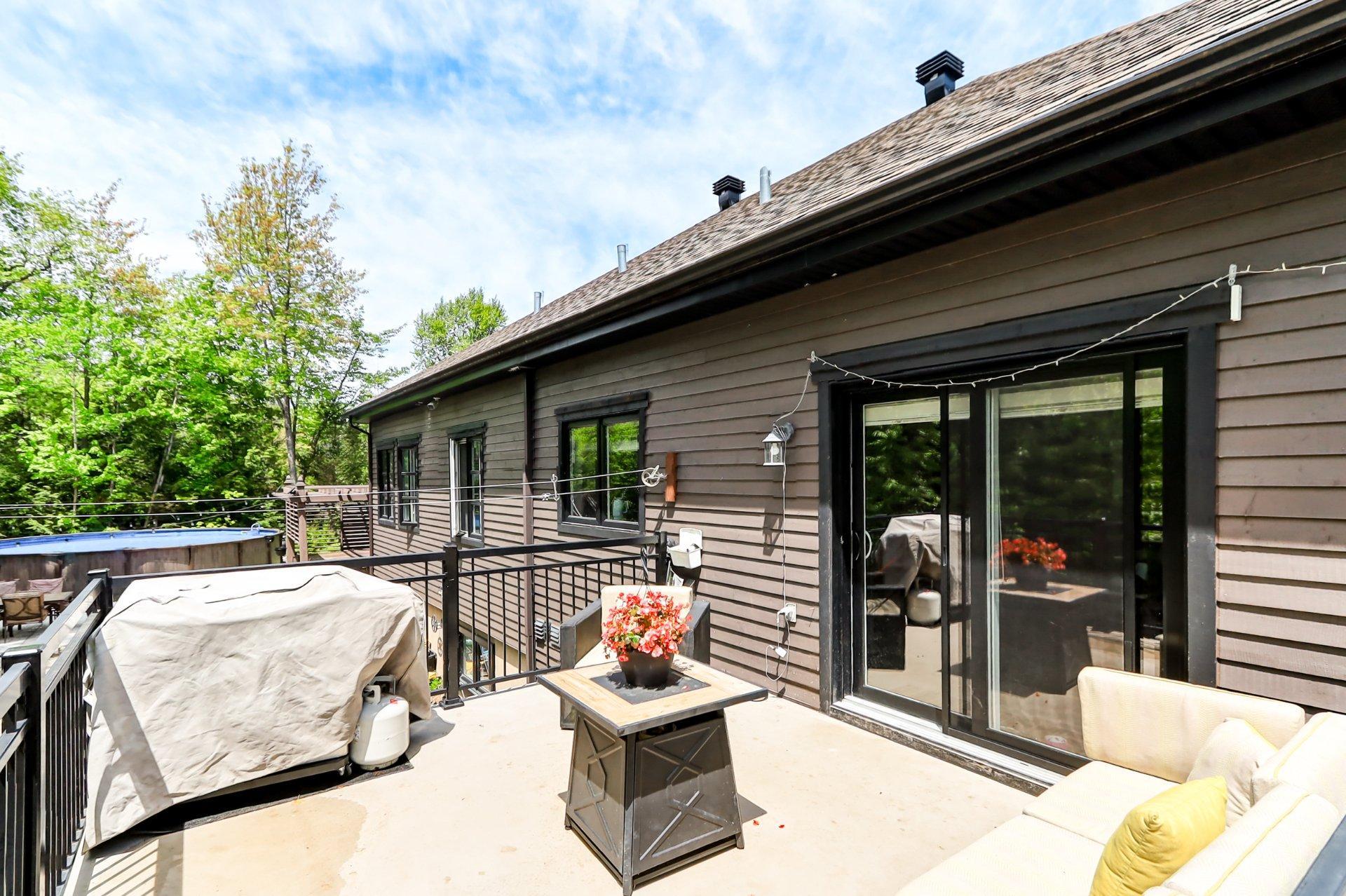 









136Z

 - 136AZ


Rue des Marguerites

,
Saint-Colomban,




QC
J5K1Z4

