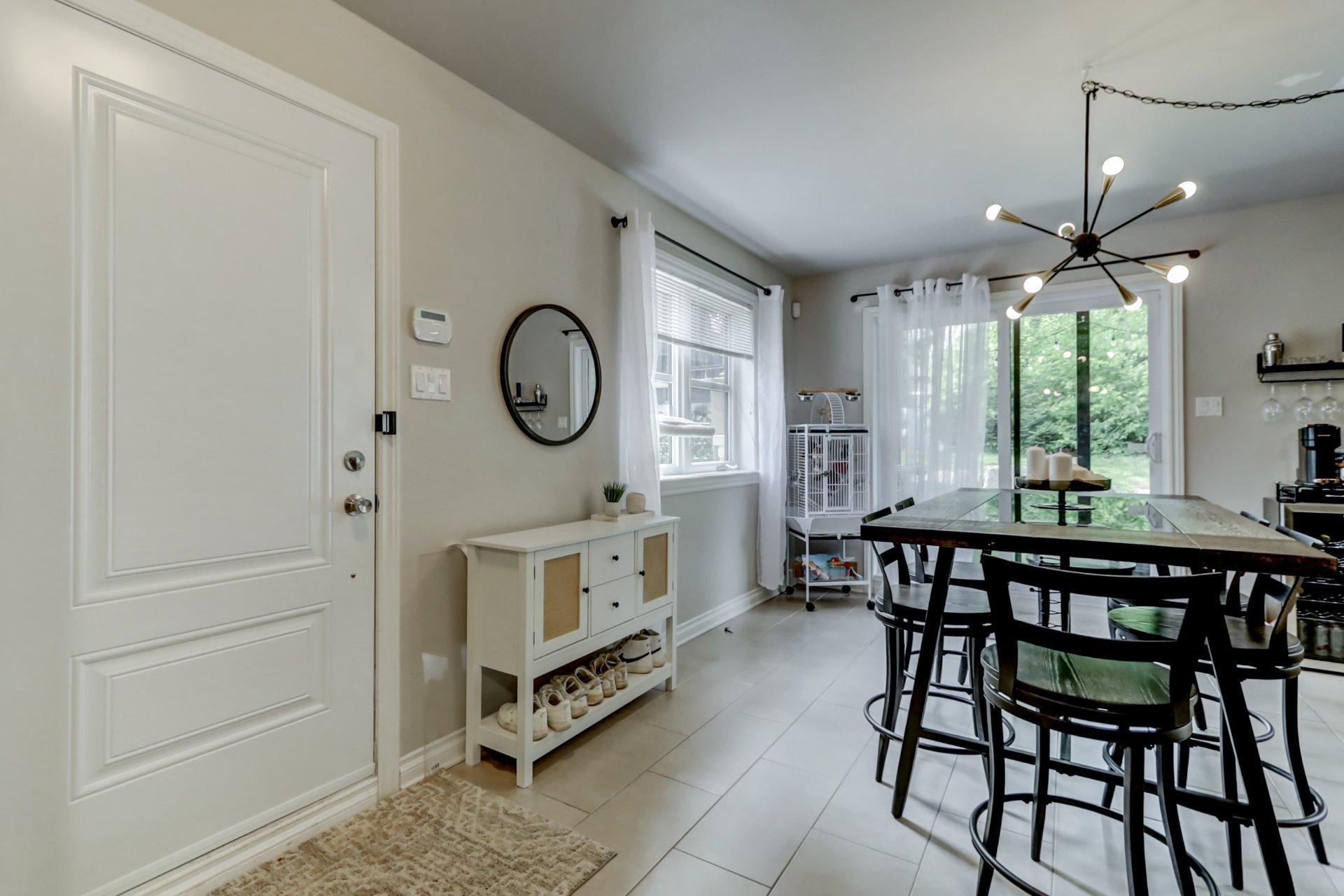 









136Z

 - 136AZ


Rue des Marguerites

,
Saint-Colomban,




QC
J5K1Z4

