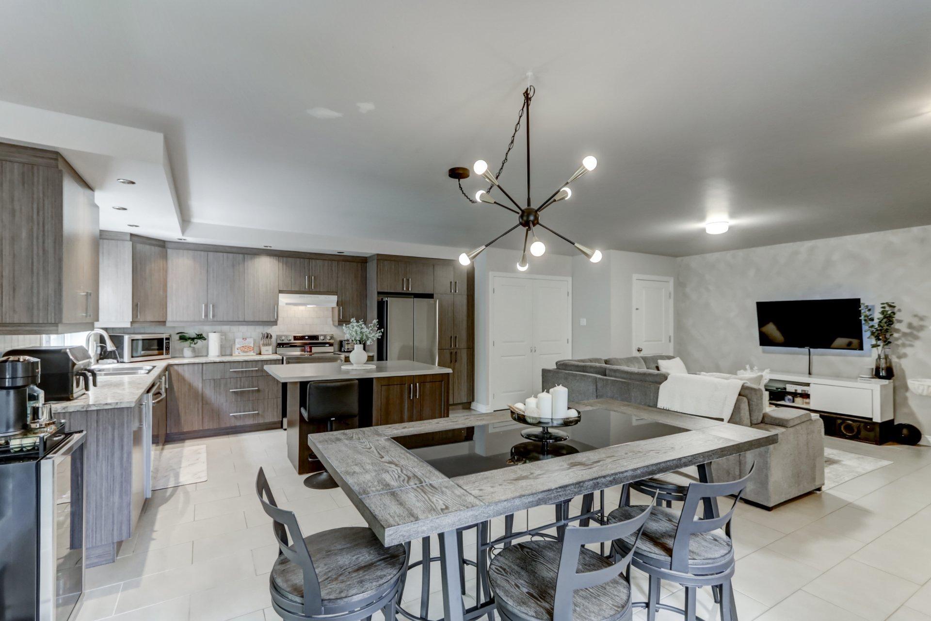 









136Z

 - 136AZ


Rue des Marguerites

,
Saint-Colomban,




QC
J5K1Z4


