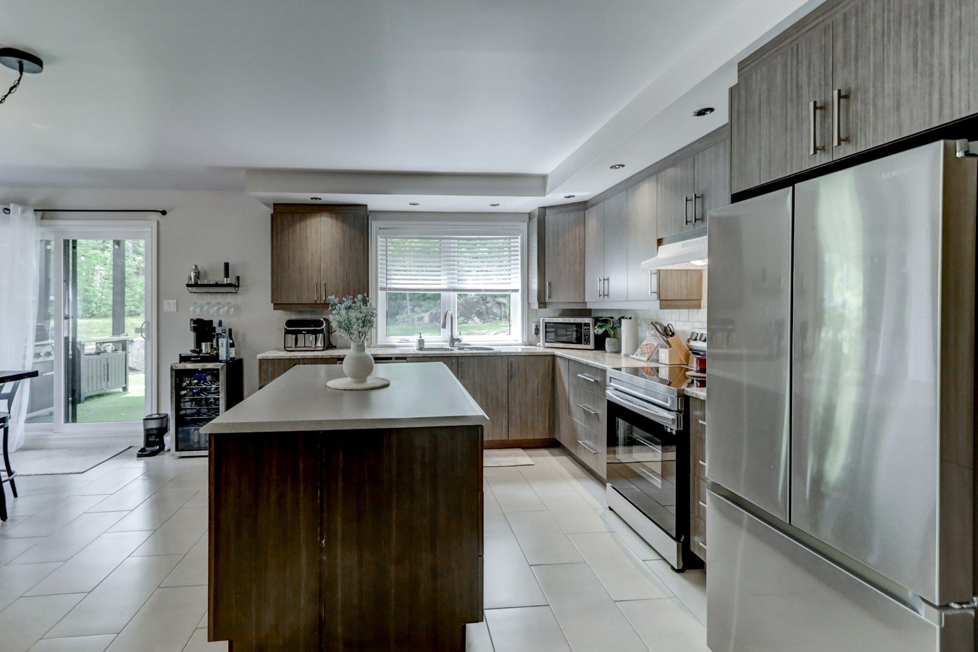 









136Z

 - 136AZ


Rue des Marguerites

,
Saint-Colomban,




QC
J5K1Z4

