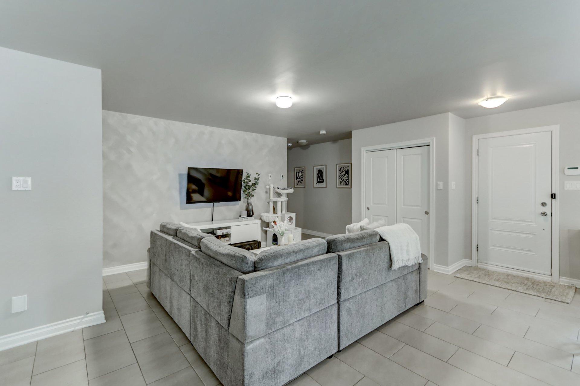 









136Z

 - 136AZ


Rue des Marguerites

,
Saint-Colomban,




QC
J5K1Z4


