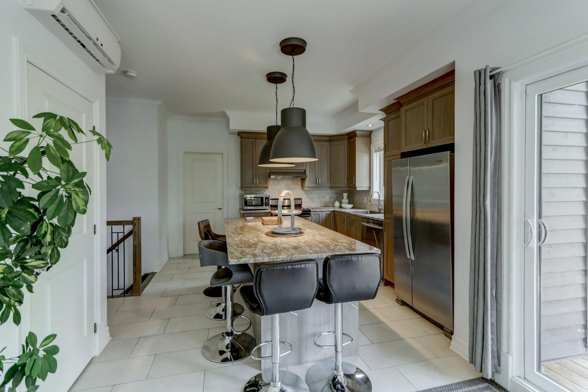 









136Z

 - 136AZ


Rue des Marguerites

,
Saint-Colomban,




QC
J5K1Z4

