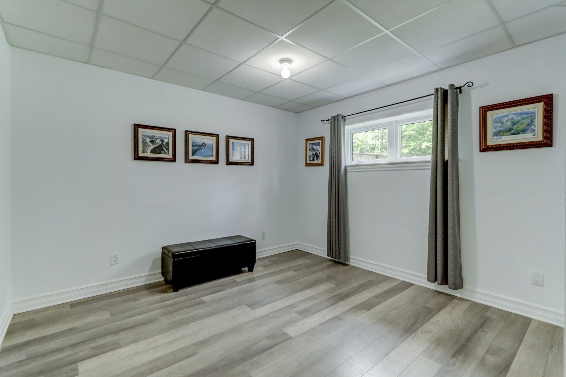 









136Z

 - 136AZ


Rue des Marguerites

,
Saint-Colomban,




QC
J5K1Z4

