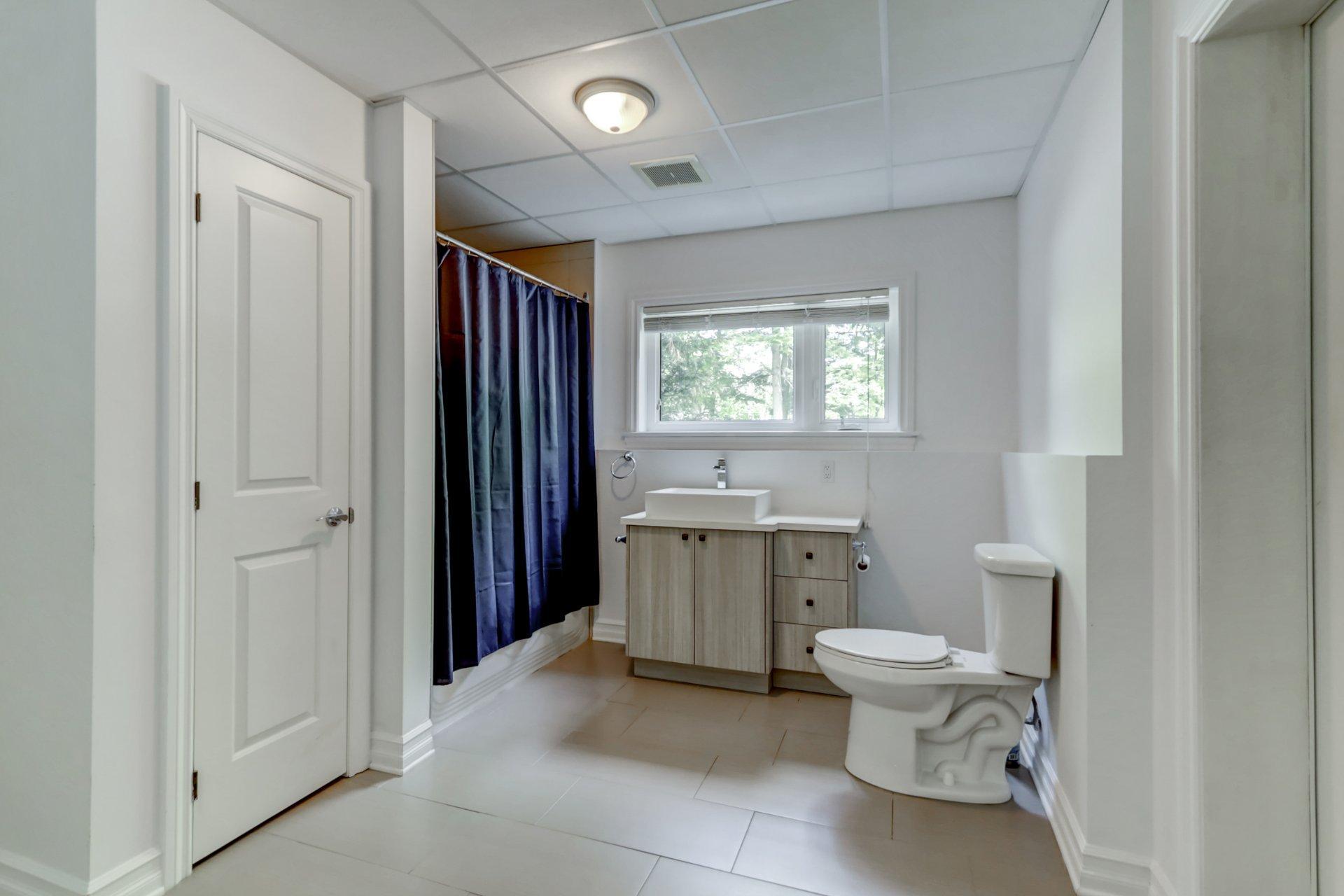 









136Z

 - 136AZ


Rue des Marguerites

,
Saint-Colomban,




QC
J5K1Z4

