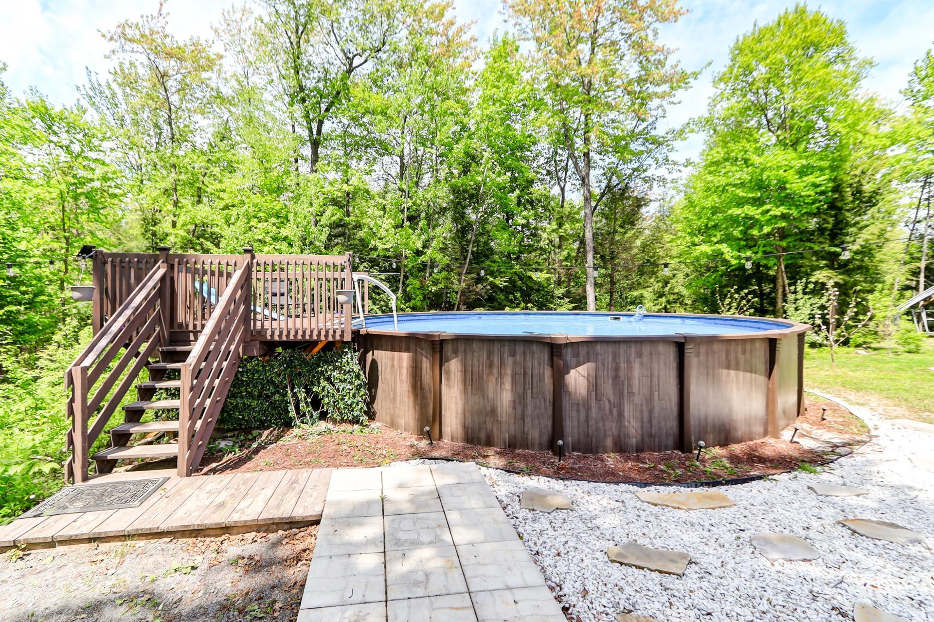 









136Z

 - 136AZ


Rue des Marguerites

,
Saint-Colomban,




QC
J5K1Z4

