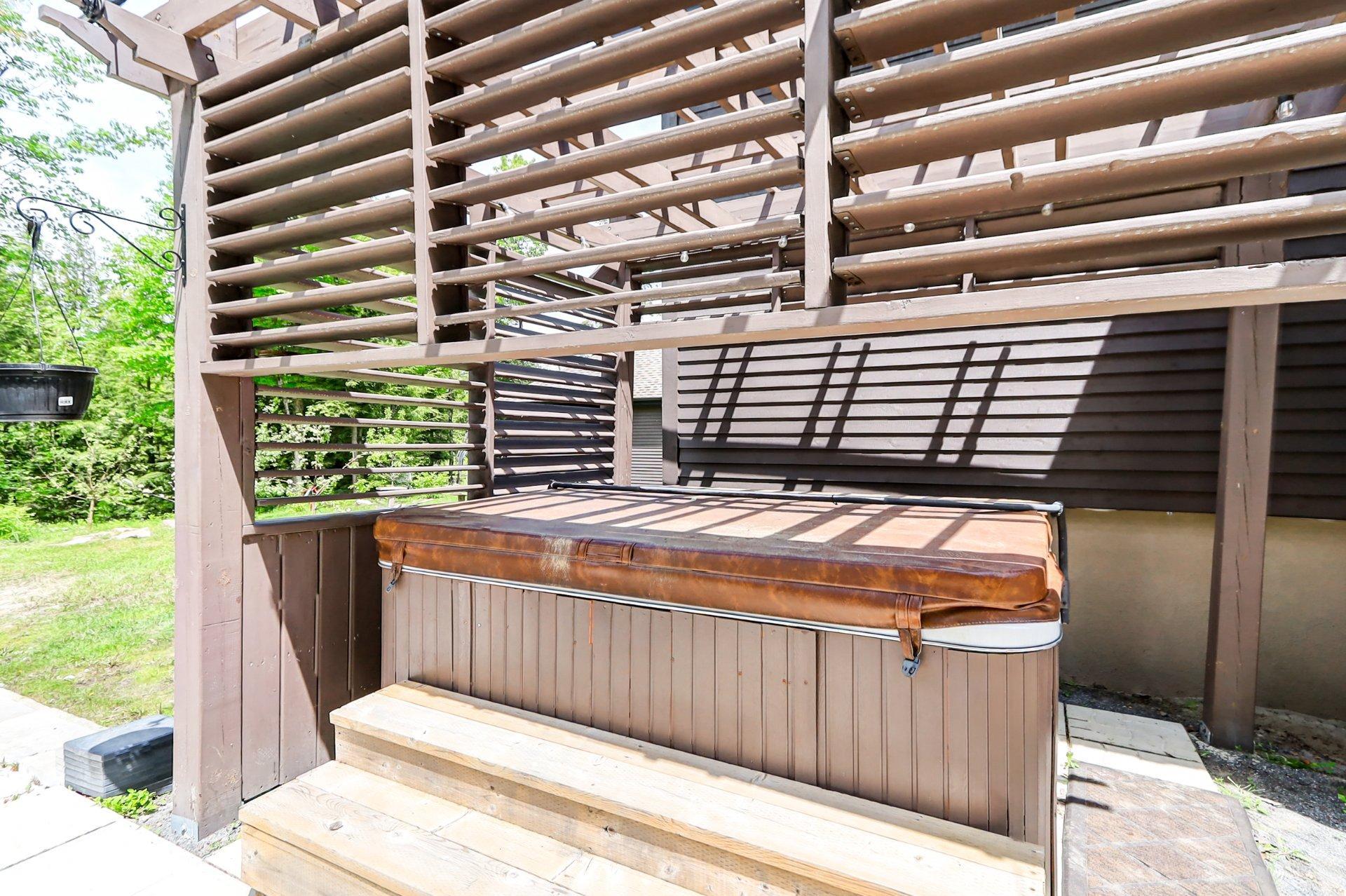 









136Z

 - 136AZ


Rue des Marguerites

,
Saint-Colomban,




QC
J5K1Z4

