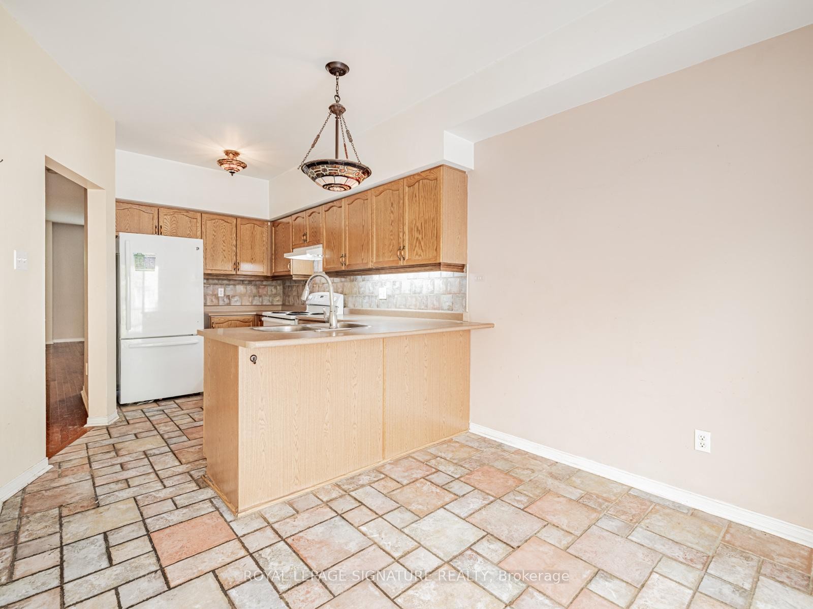 









23


Observatory

Lane, 100,
Richmond Hill,




ON
L4C 0M7

