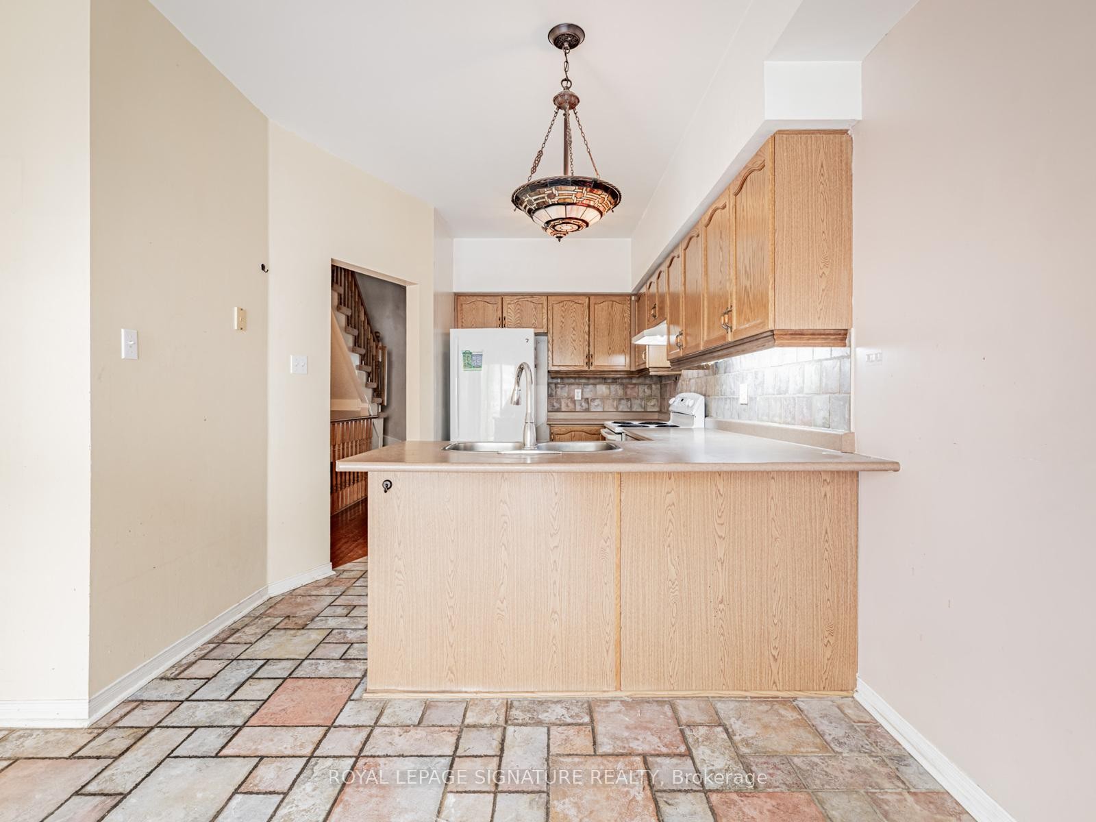 









23


Observatory

Lane, 100,
Richmond Hill,




ON
L4C 0M7

