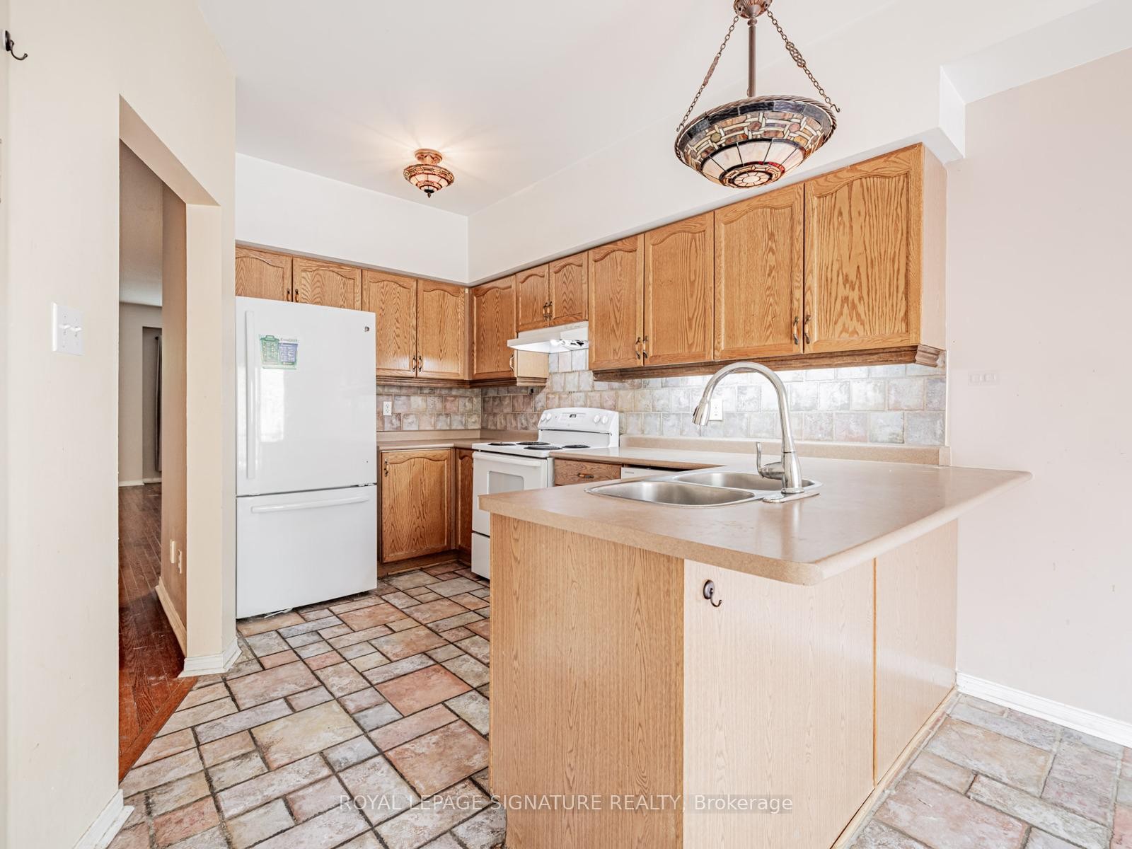 









23


Observatory

Lane, 100,
Richmond Hill,




ON
L4C 0M7

