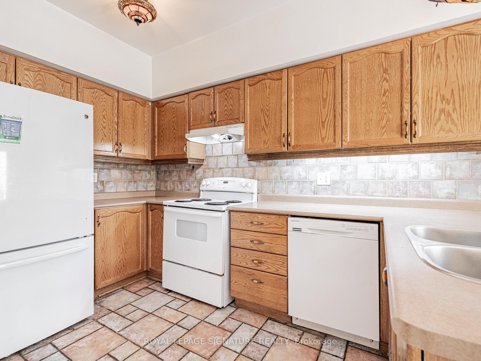 









23


Observatory

Lane, 100,
Richmond Hill,




ON
L4C 0M7


