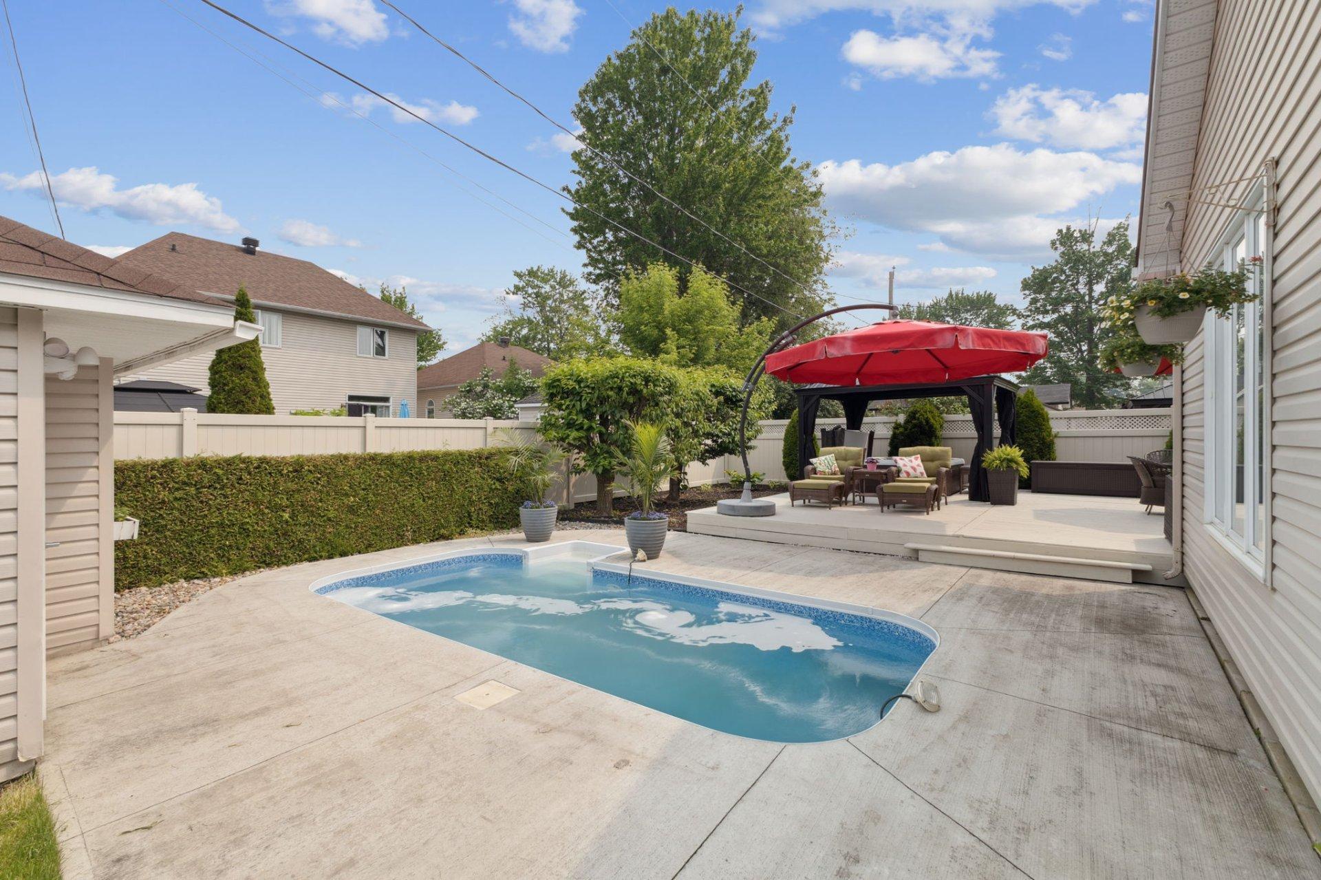 









91


Rue des Lipizzans

,
Gatineau (Gatineau),




QC
J8R3M4

