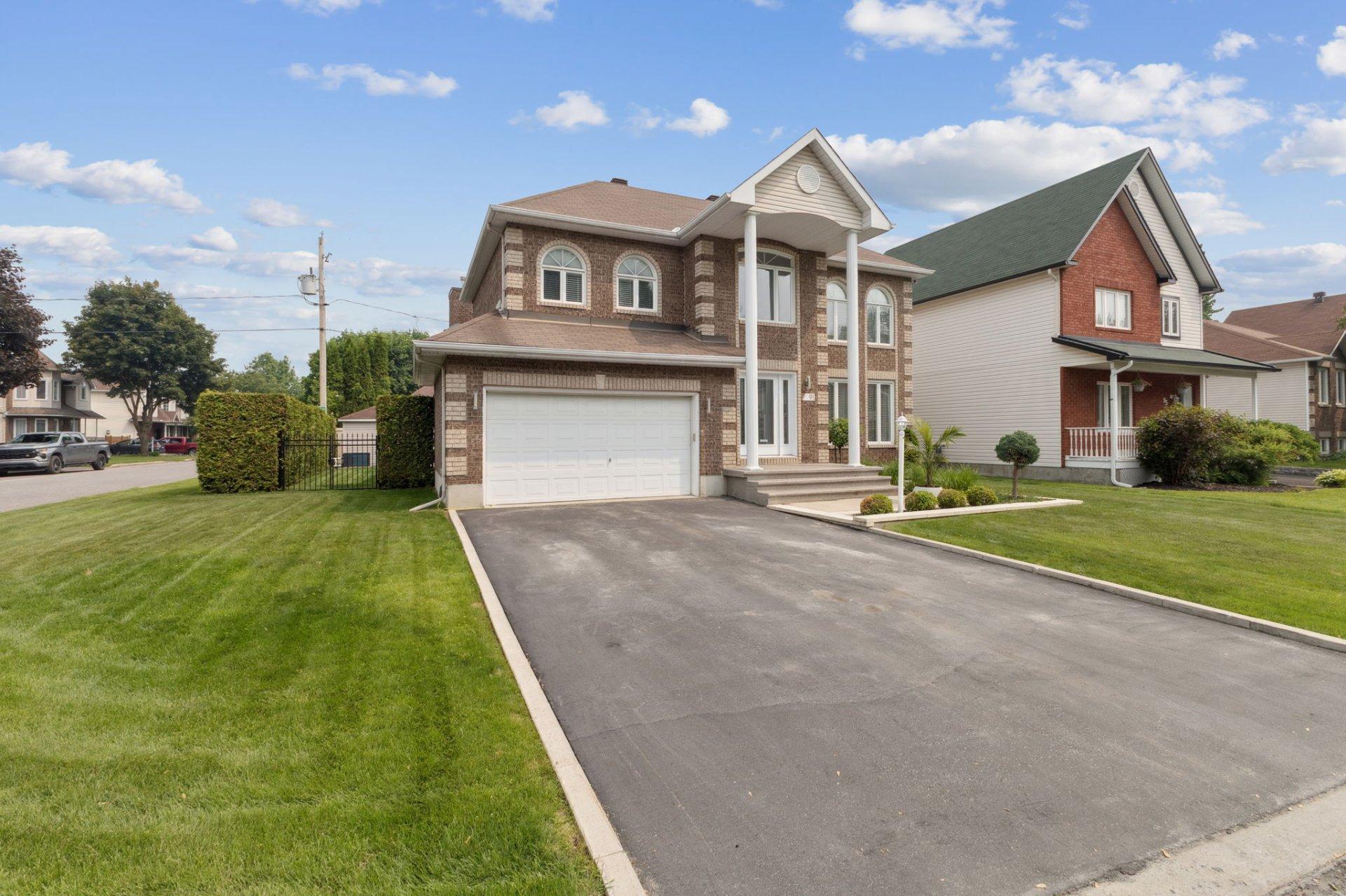 









91


Rue des Lipizzans

,
Gatineau (Gatineau),




QC
J8R3M4

