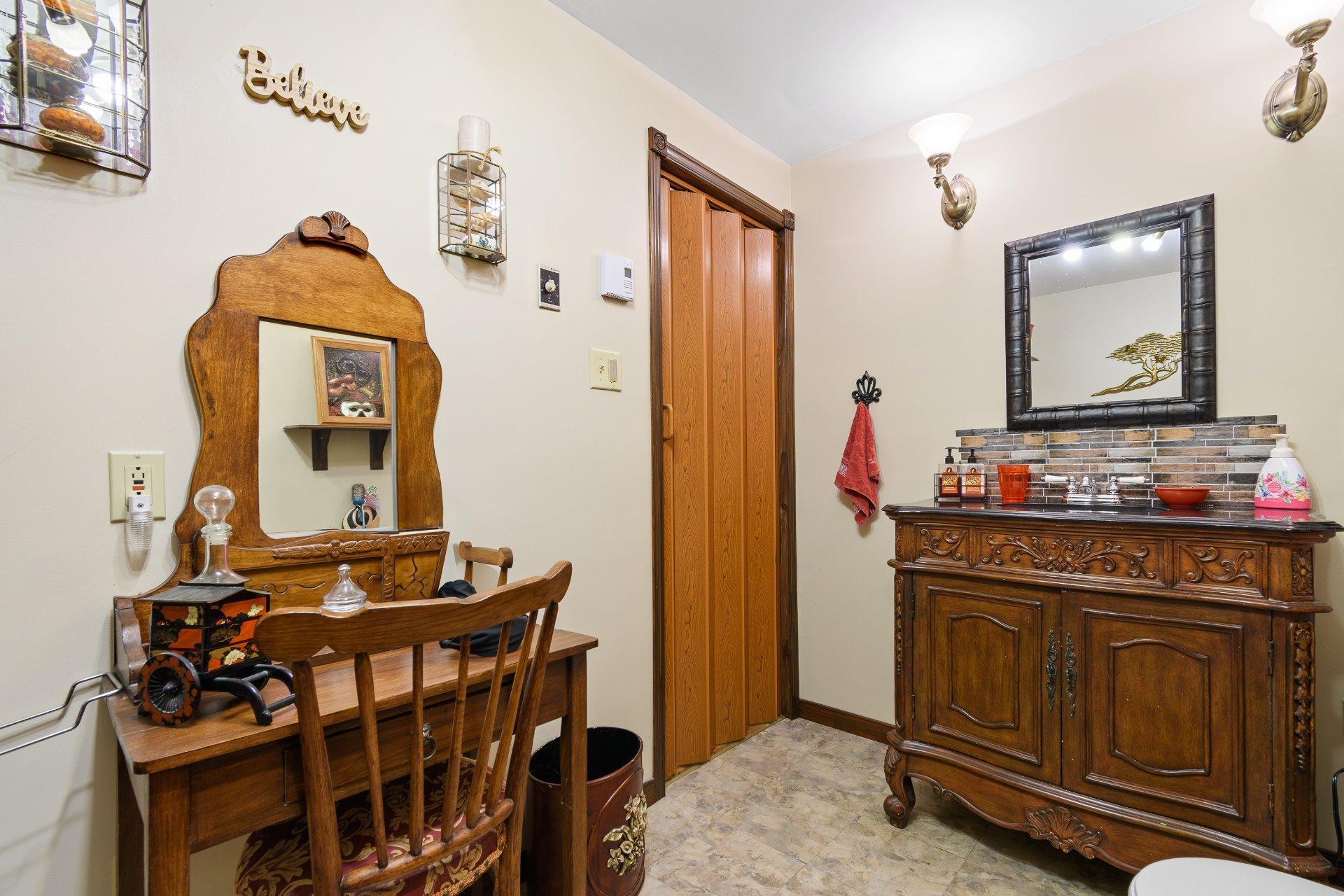 









32


Ch. Louiseize

,
Gracefield,




QC
J0X1W0

