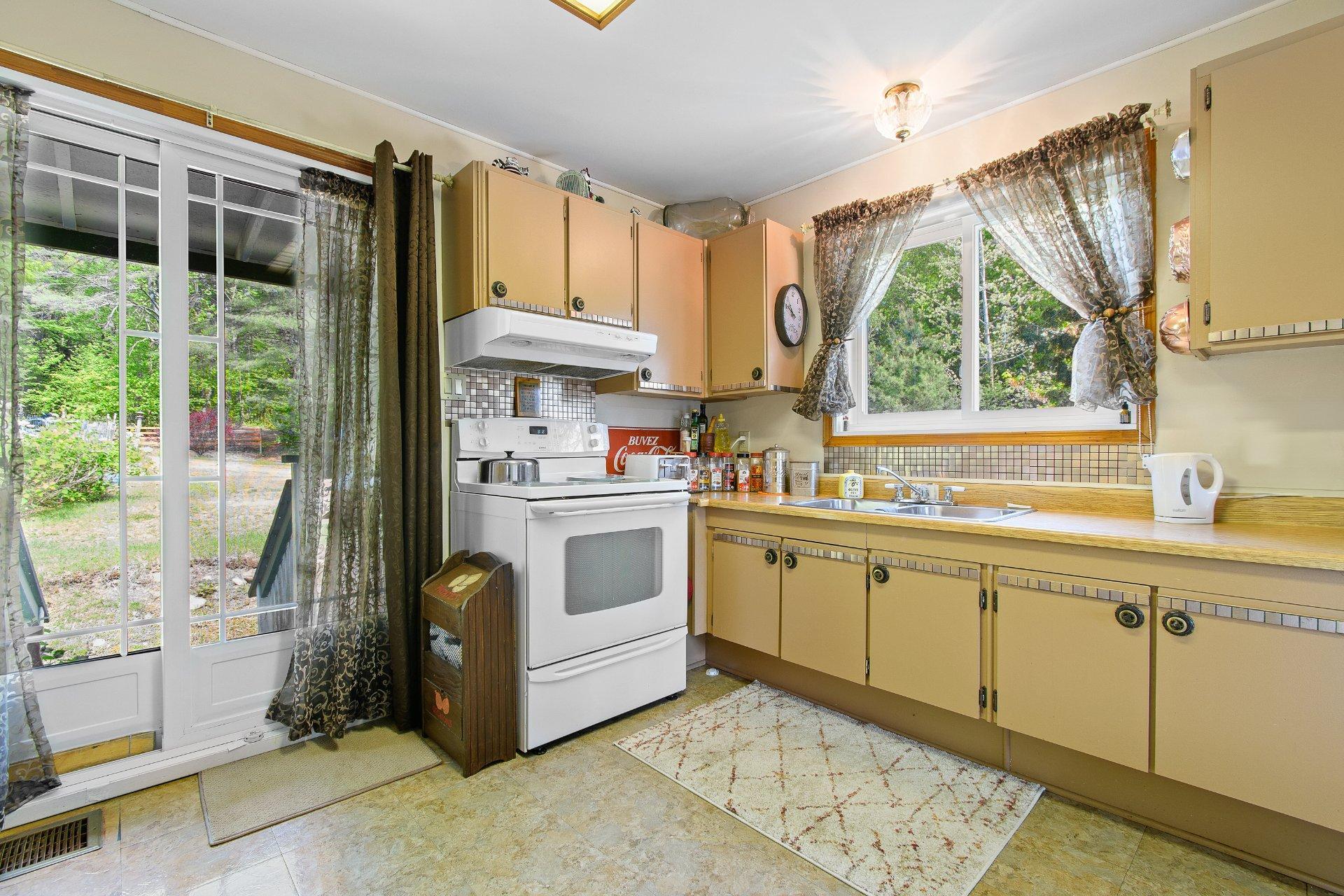 









32


Ch. Louiseize

,
Gracefield,




QC
J0X1W0

