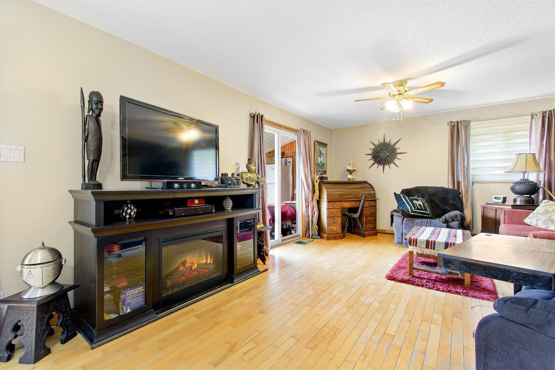 









32


Ch. Louiseize

,
Gracefield,




QC
J0X1W0

