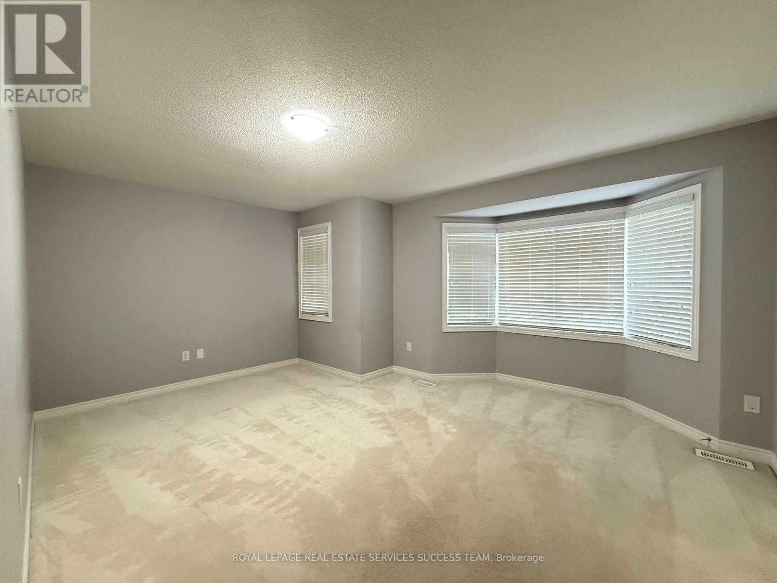 












1996 QUEENSBURY DRIVE

,
Oshawa,




Ontario
L1H0S1


