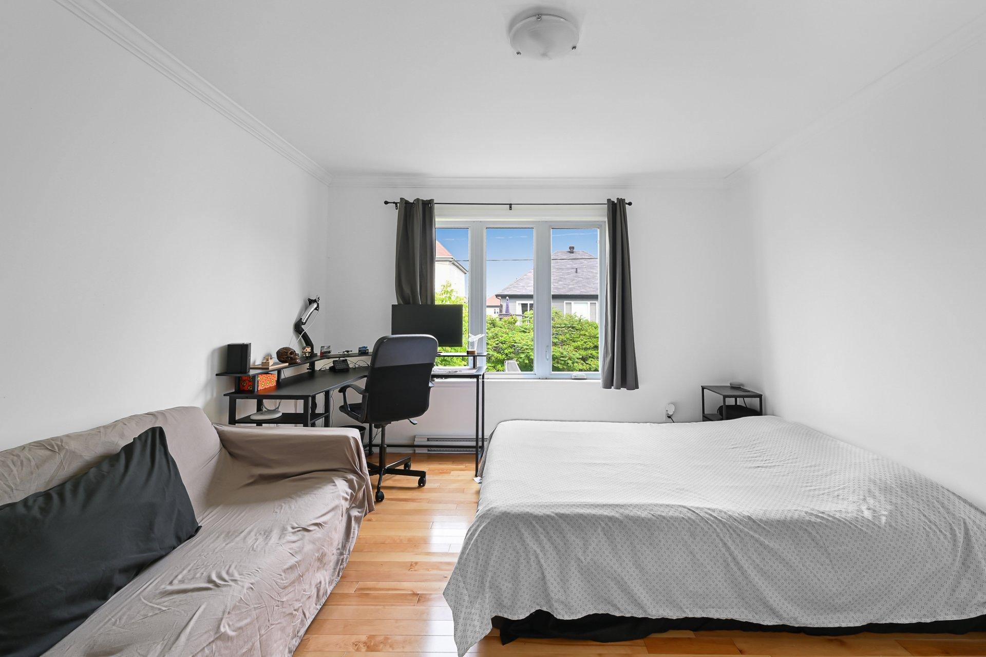 









147


Rue Bella

,
Saint-Jean-sur-Richelieu,




QC
J2X4Y6

