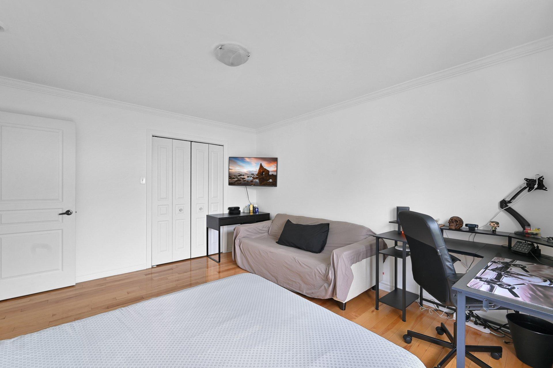 









147


Rue Bella

,
Saint-Jean-sur-Richelieu,




QC
J2X4Y6

