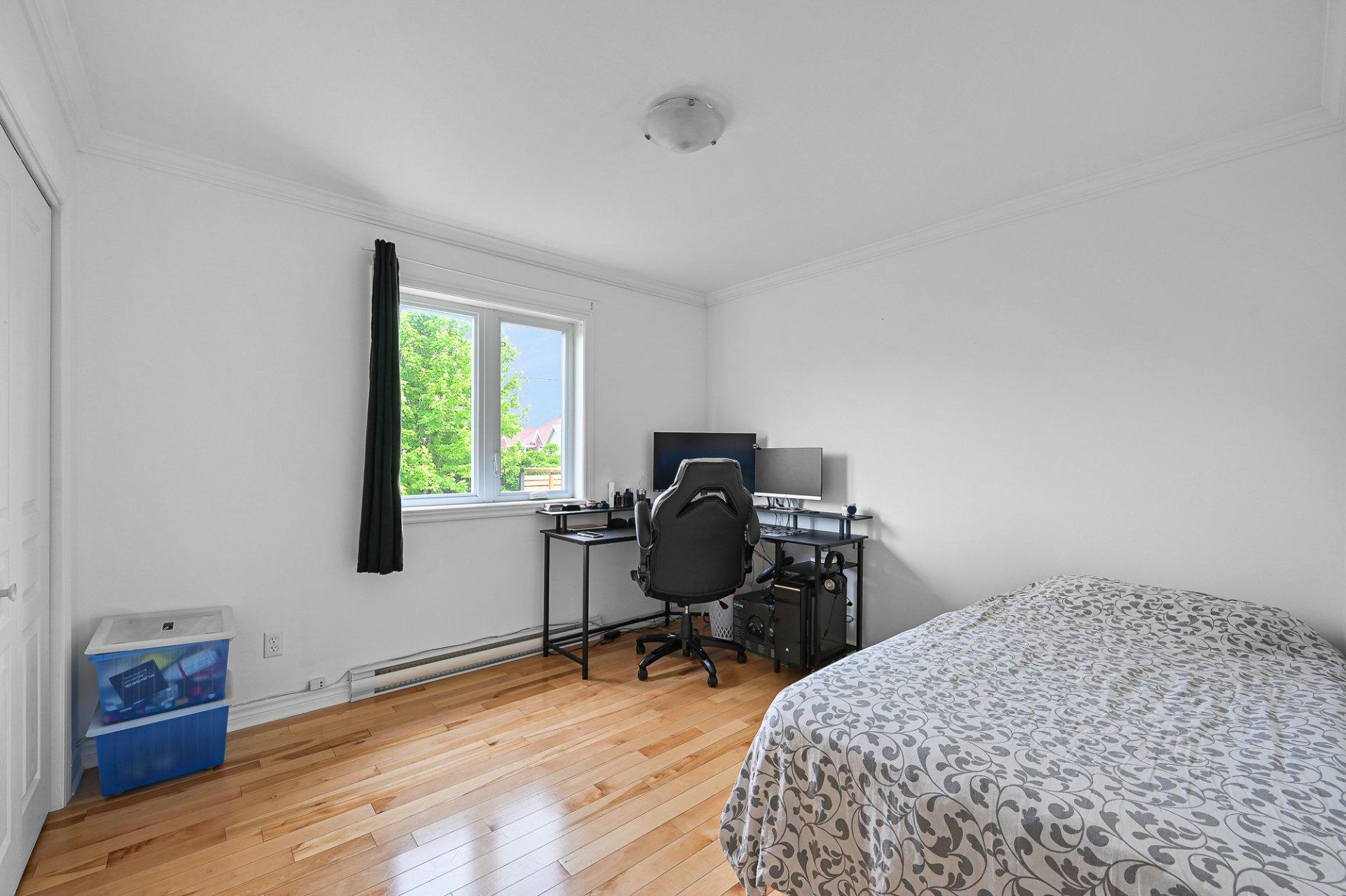 









147


Rue Bella

,
Saint-Jean-sur-Richelieu,




QC
J2X4Y6

