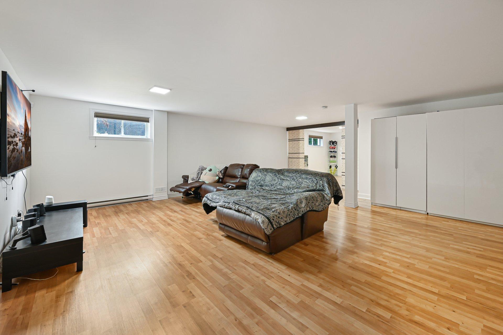 









147


Rue Bella

,
Saint-Jean-sur-Richelieu,




QC
J2X4Y6

