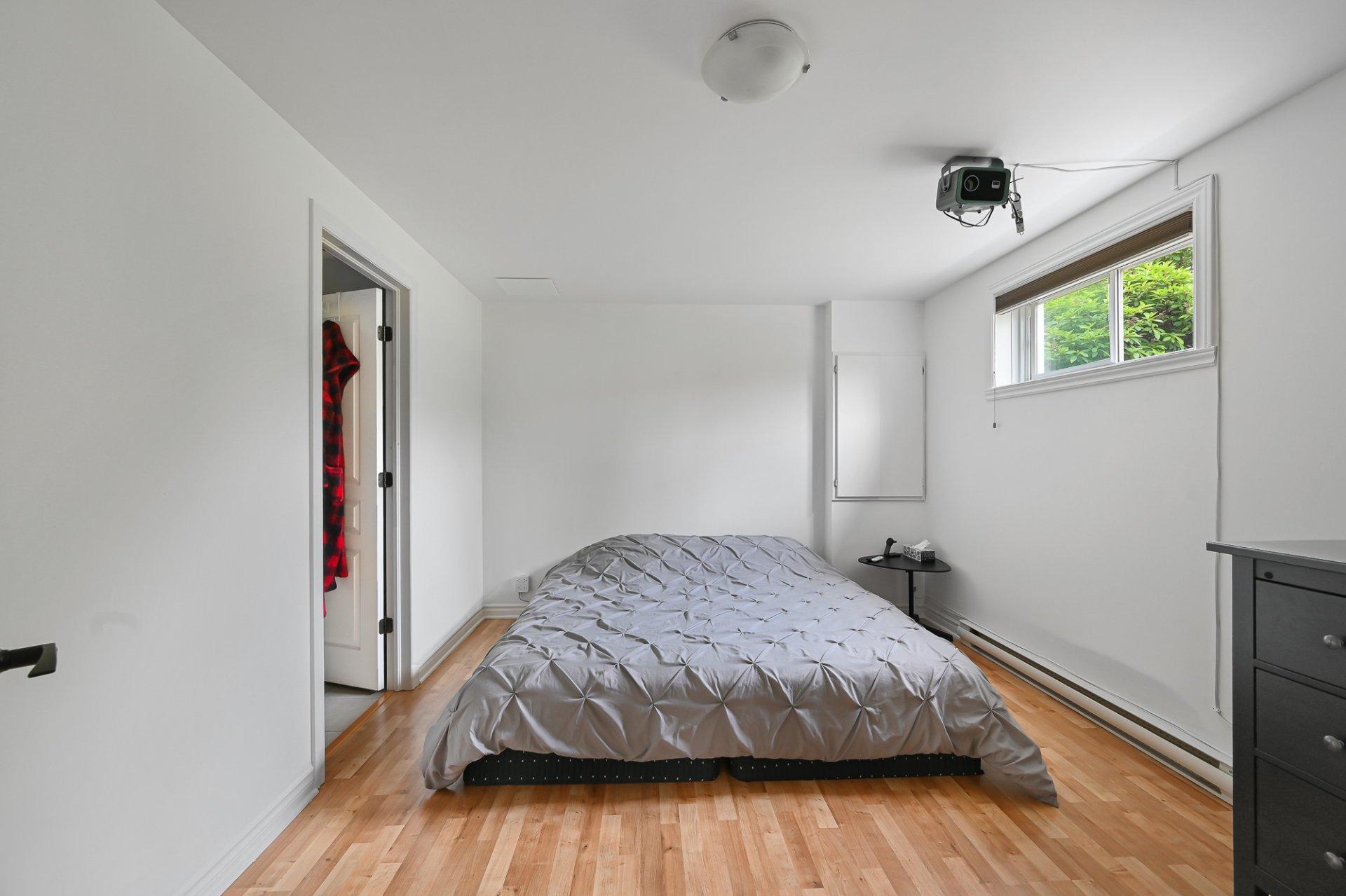 









147


Rue Bella

,
Saint-Jean-sur-Richelieu,




QC
J2X4Y6

