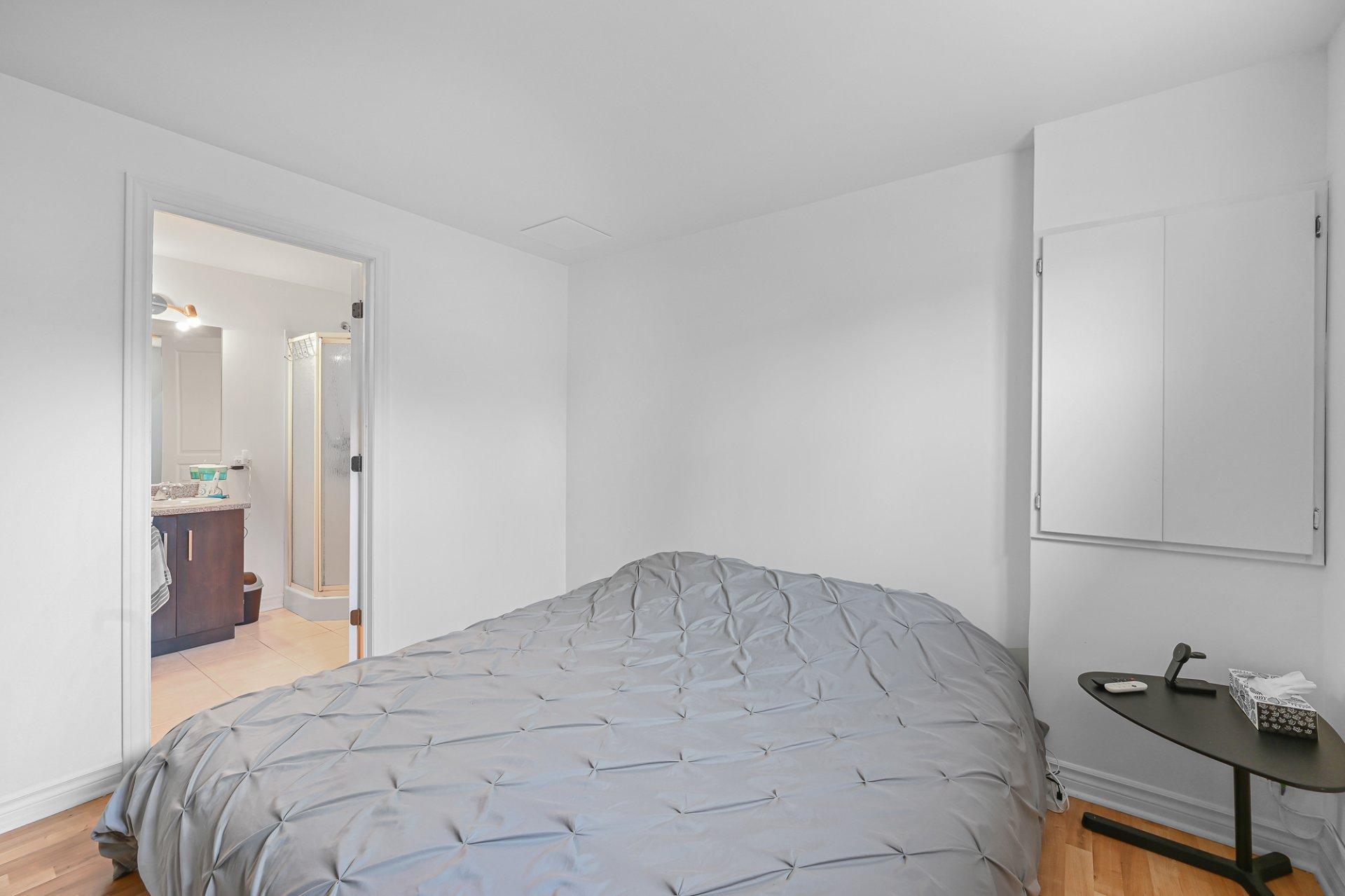 









147


Rue Bella

,
Saint-Jean-sur-Richelieu,




QC
J2X4Y6

