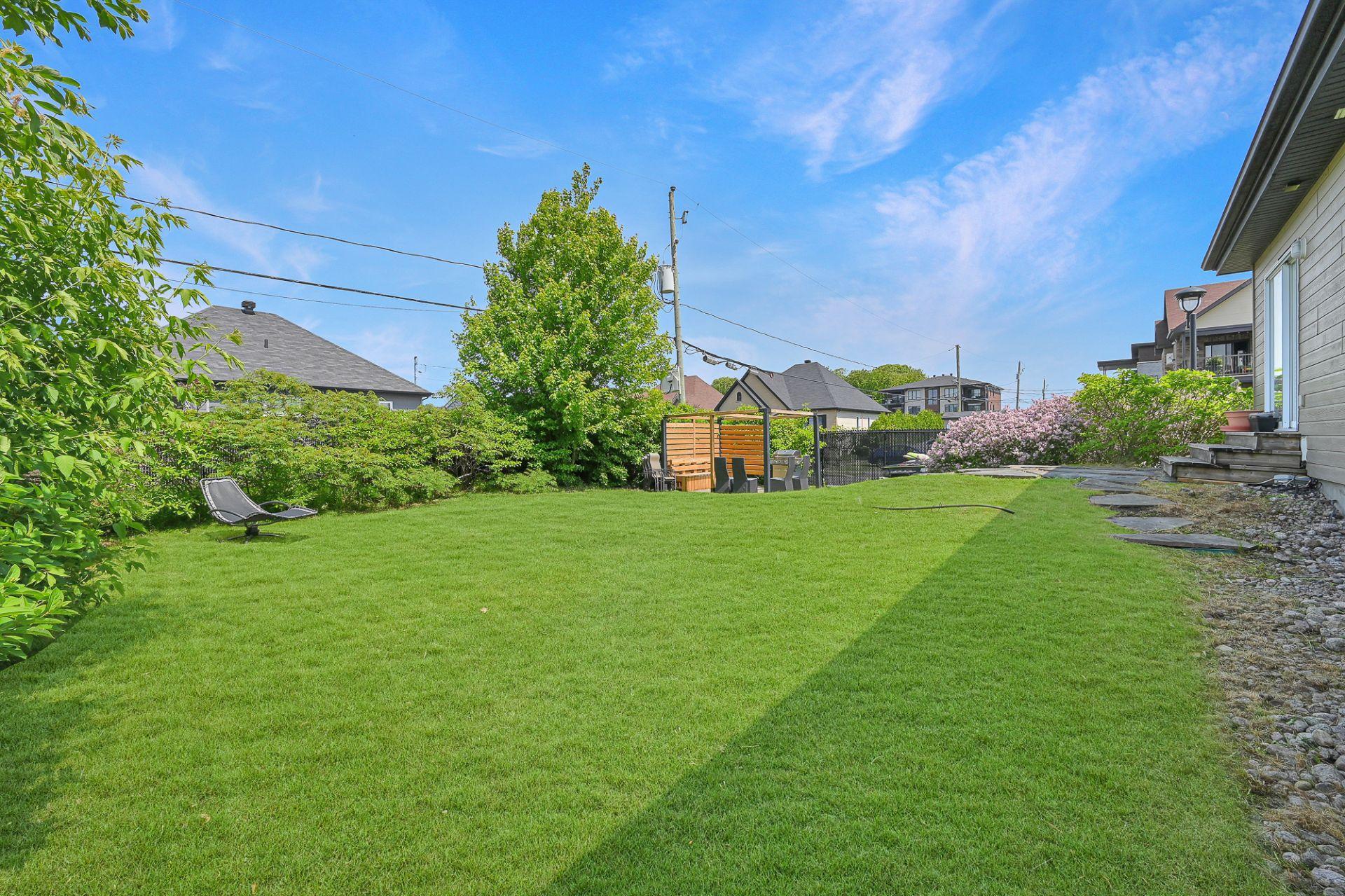 









147


Rue Bella

,
Saint-Jean-sur-Richelieu,




QC
J2X4Y6

