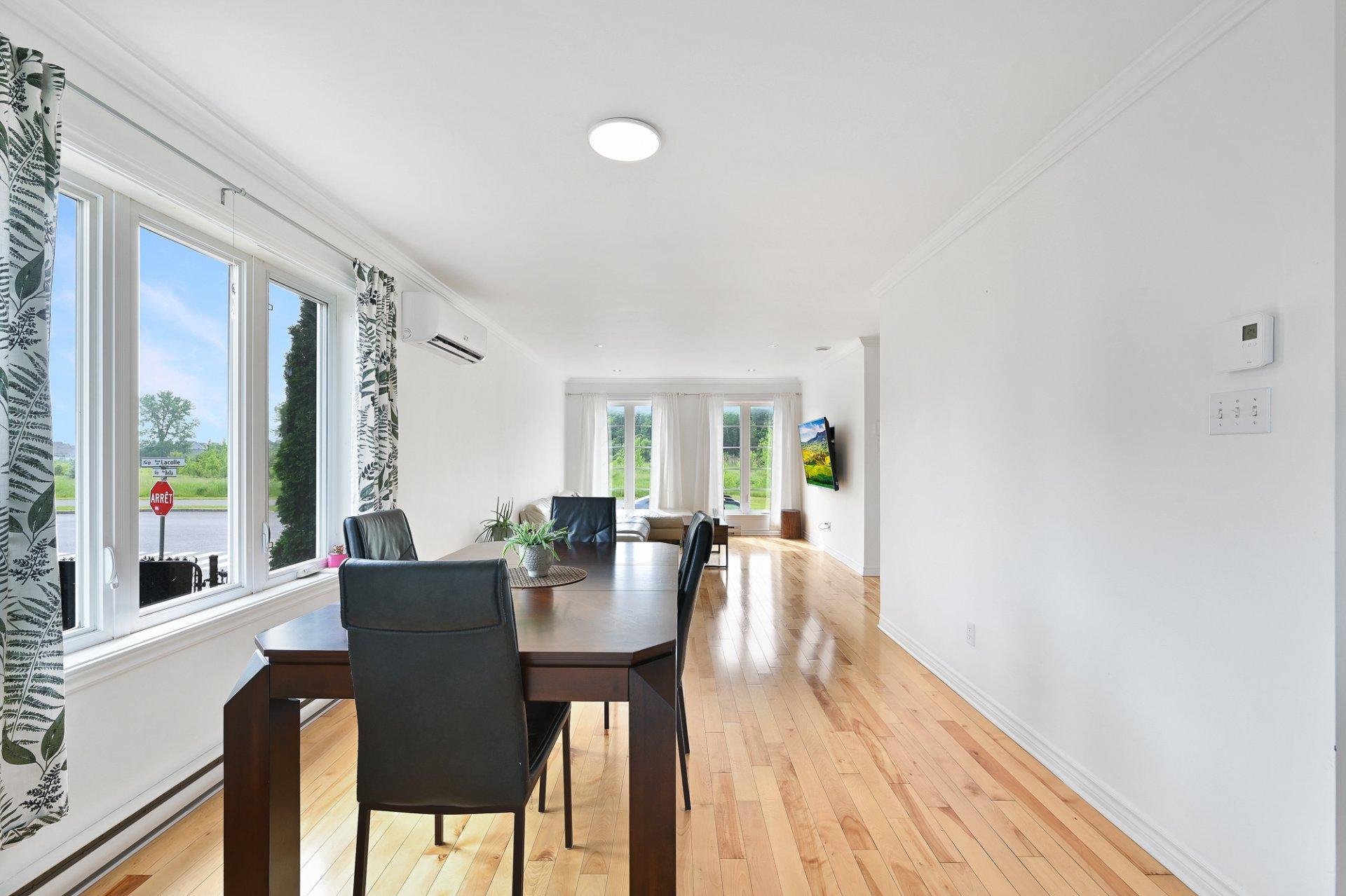 









147


Rue Bella

,
Saint-Jean-sur-Richelieu,




QC
J2X4Y6

