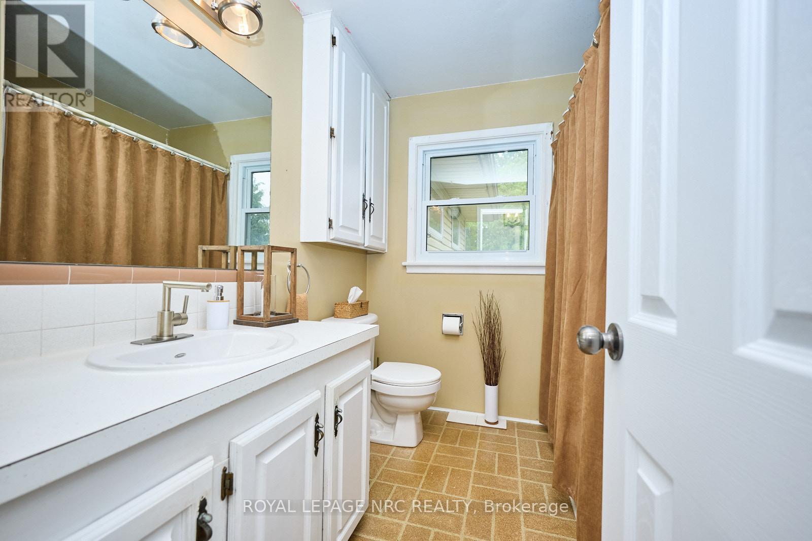 












439 BELLEVIEW BOULEVARD

,
Fort Erie (Ridgeway),




Ontario
L0S1N0

