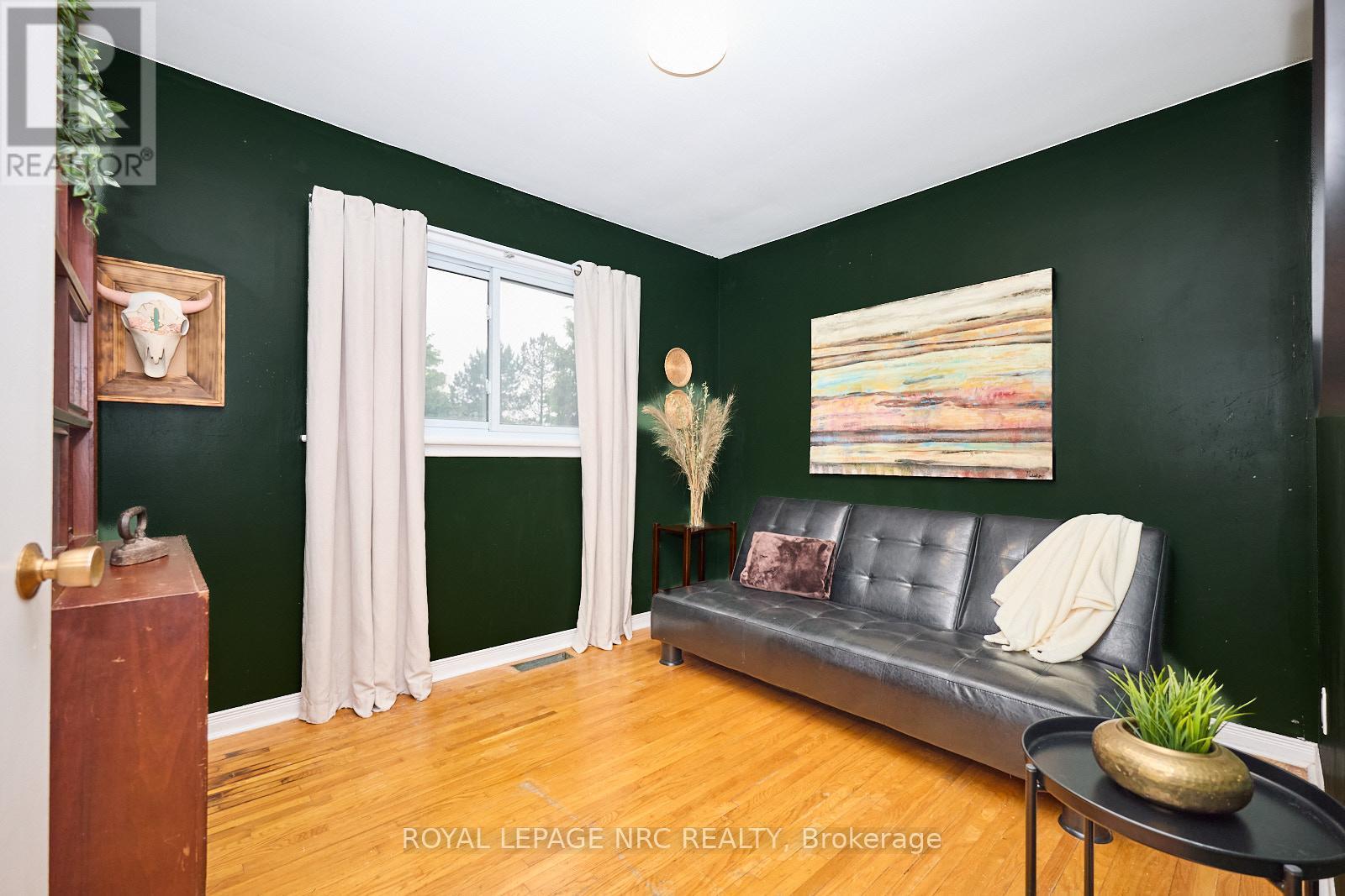 












439 BELLEVIEW BOULEVARD

,
Fort Erie (Ridgeway),




Ontario
L0S1N0

