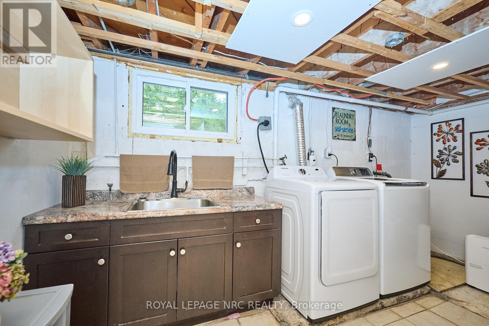 












439 BELLEVIEW BOULEVARD

,
Fort Erie (Ridgeway),




Ontario
L0S1N0

