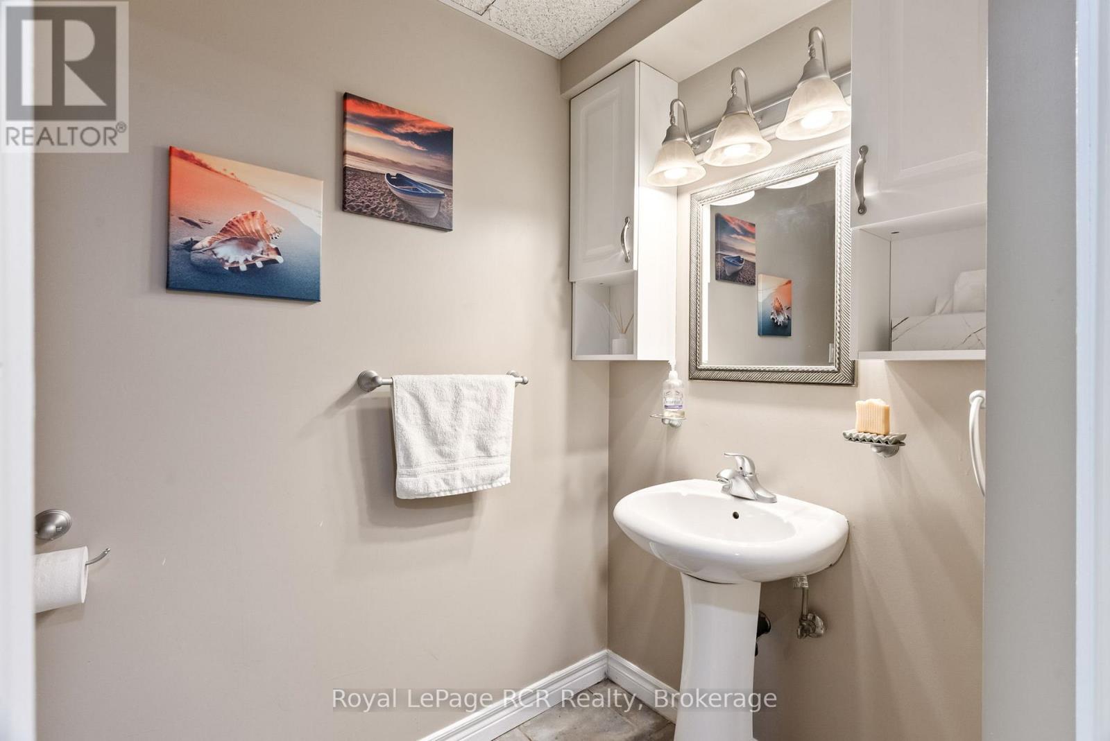 












107 THOMAS STREET

,
Brockton,




Ontario
N0G2V0


