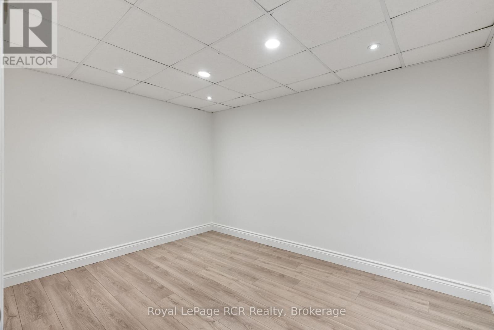 












107 THOMAS STREET

,
Brockton,




Ontario
N0G2V0

