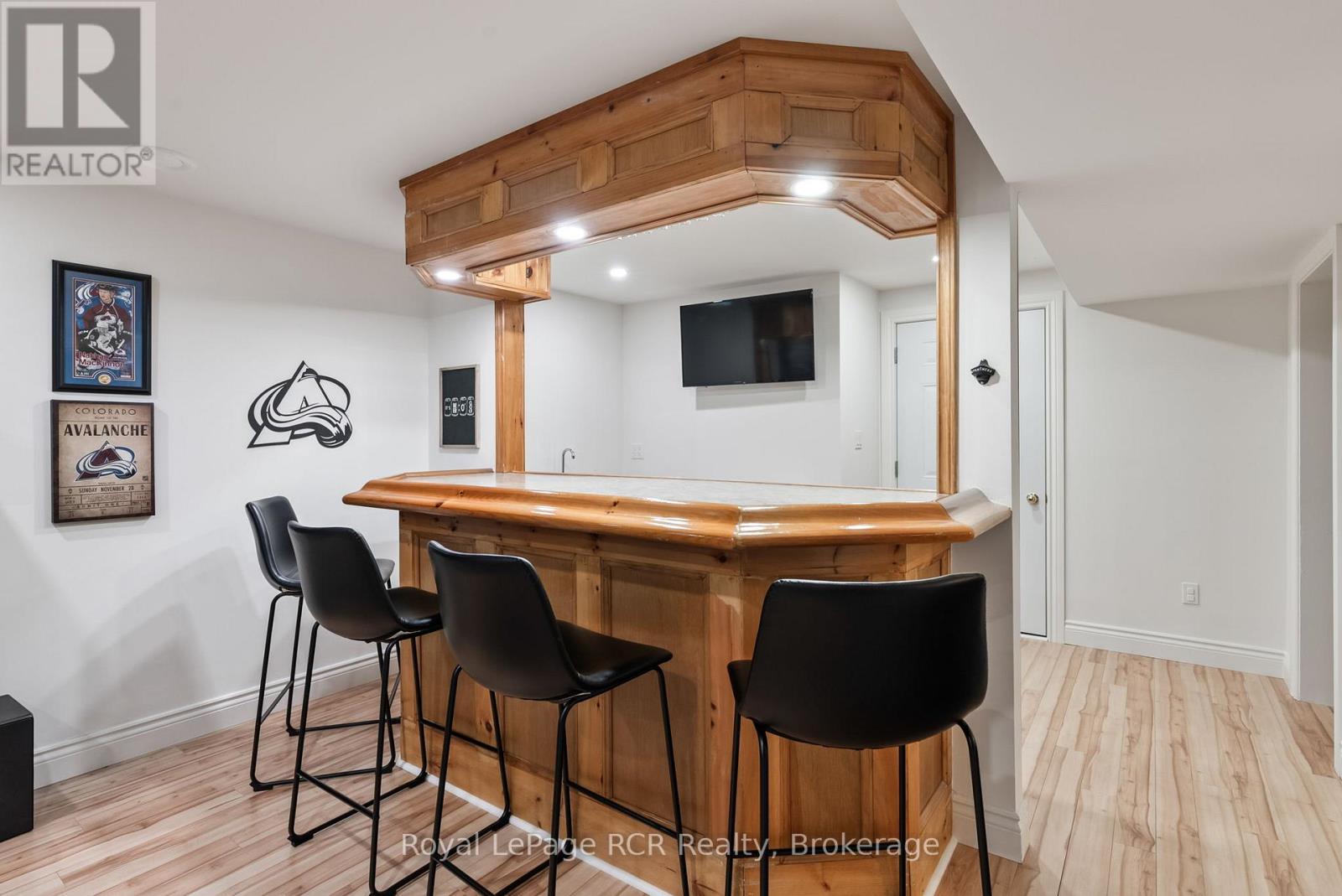 












107 THOMAS STREET

,
Brockton,




Ontario
N0G2V0

