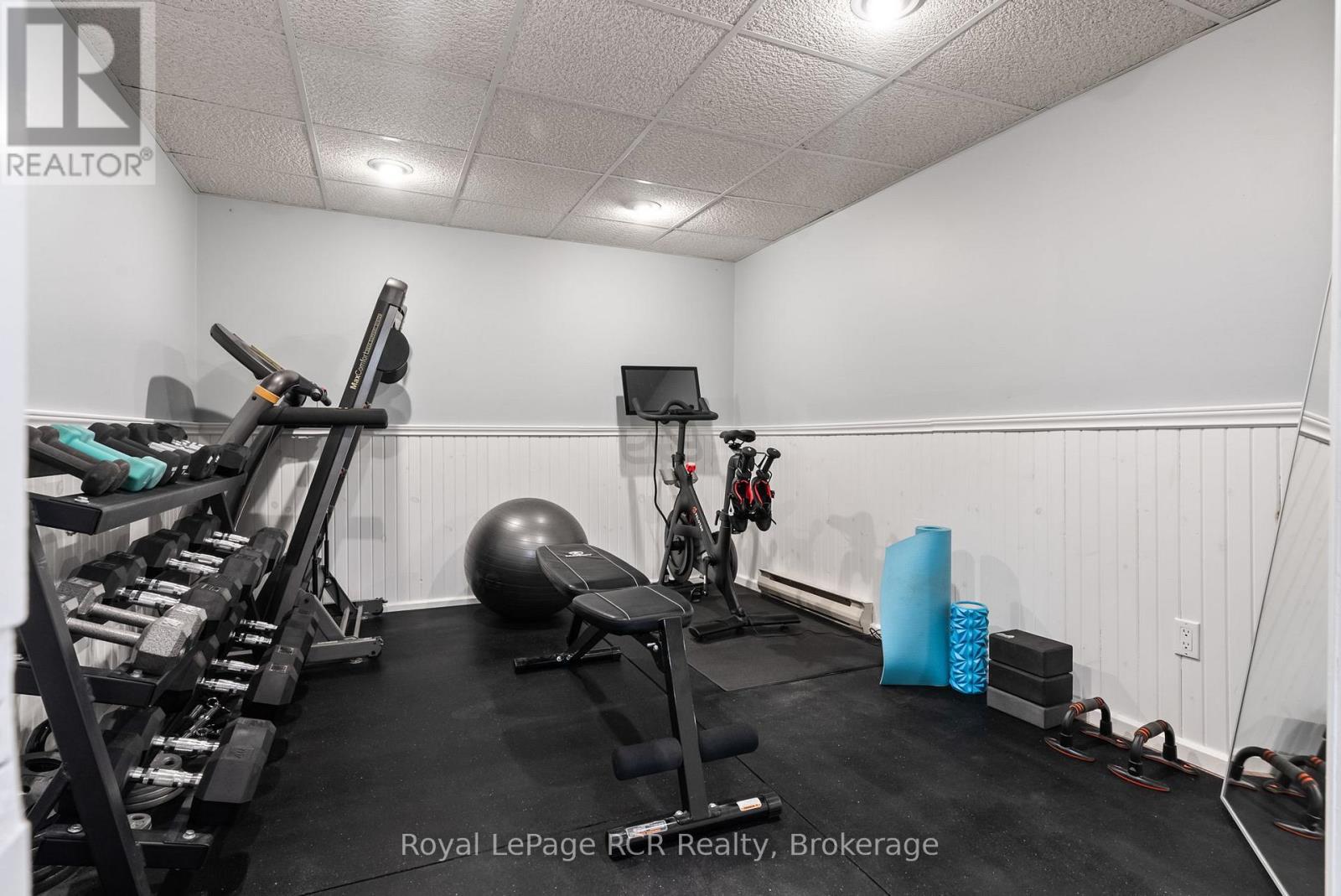 












107 THOMAS STREET

,
Brockton,




Ontario
N0G2V0


