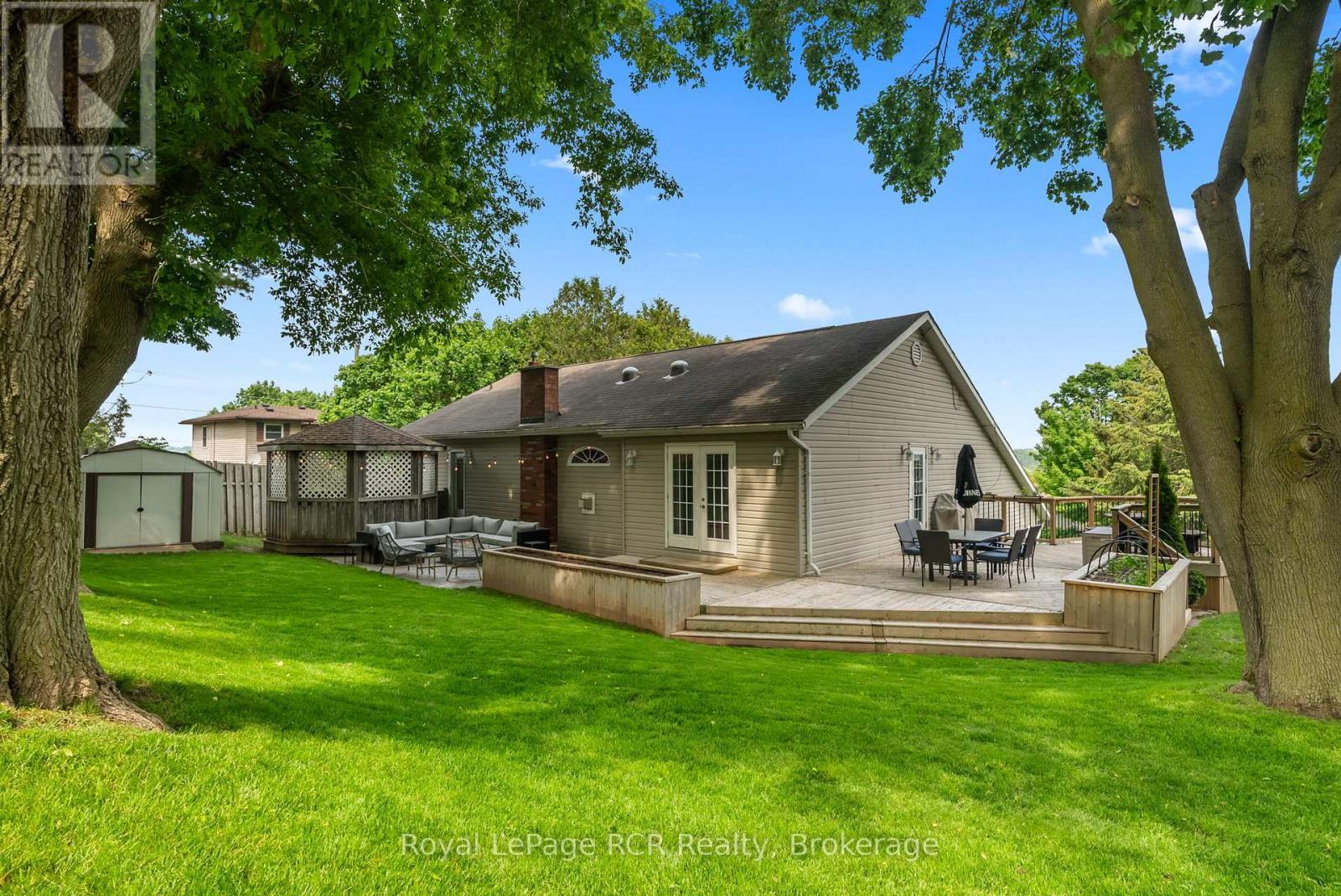 












107 THOMAS STREET

,
Brockton,




Ontario
N0G2V0

