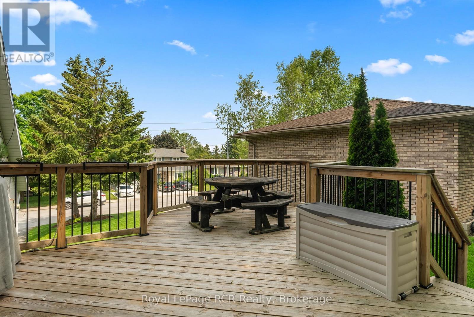 












107 THOMAS STREET

,
Brockton,




Ontario
N0G2V0

