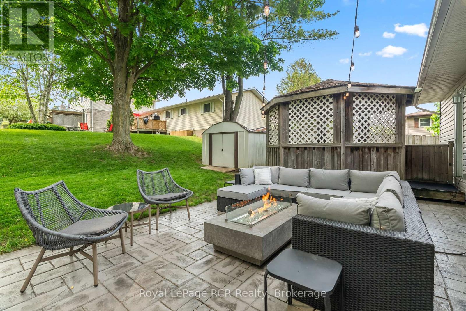 












107 THOMAS STREET

,
Brockton,




Ontario
N0G2V0

