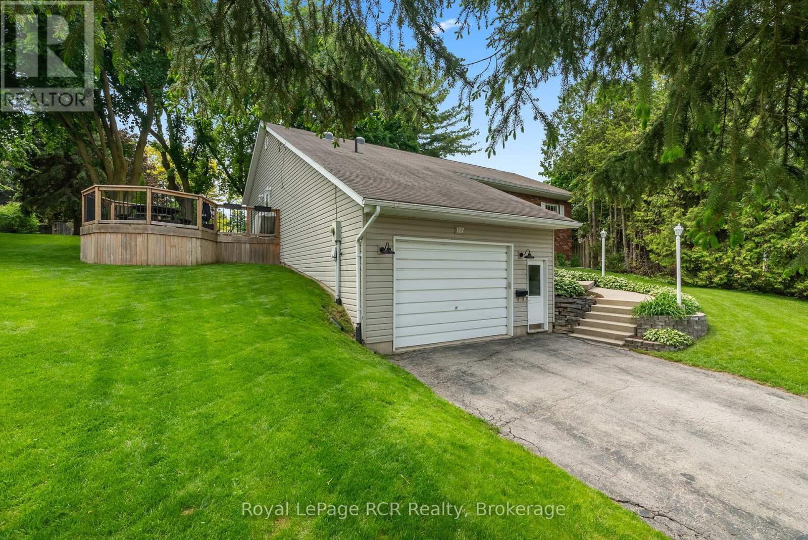 












107 THOMAS STREET

,
Brockton,




Ontario
N0G2V0

