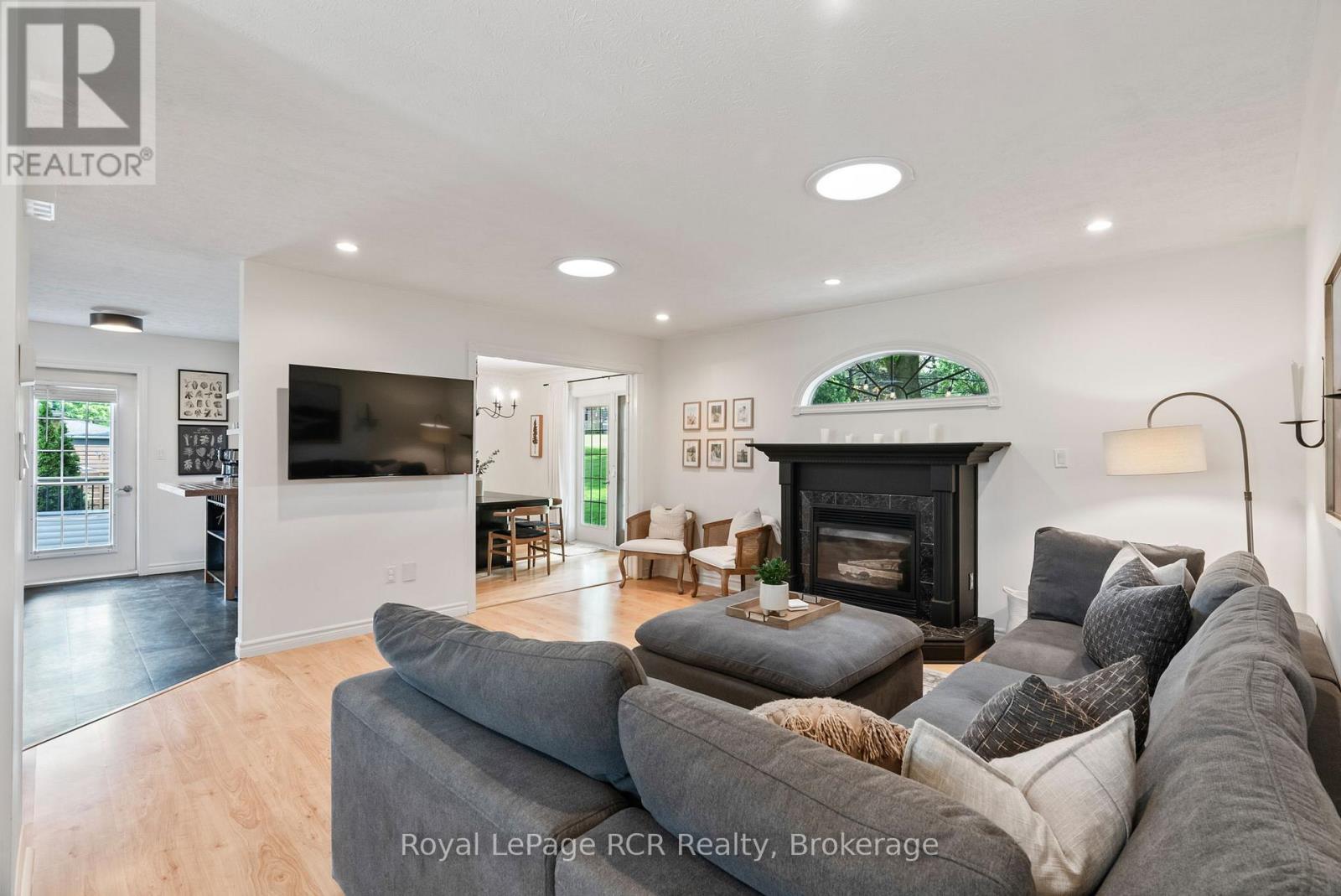 












107 THOMAS STREET

,
Brockton,




Ontario
N0G2V0

