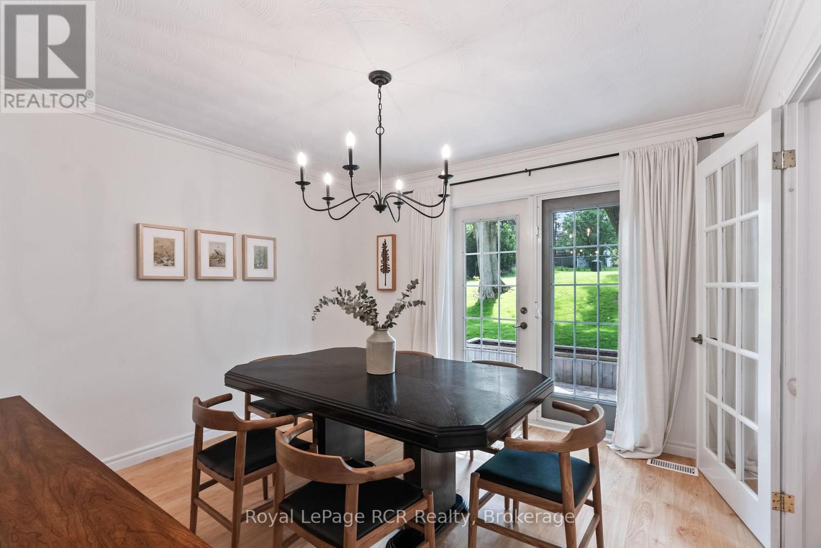












107 THOMAS STREET

,
Brockton,




Ontario
N0G2V0

